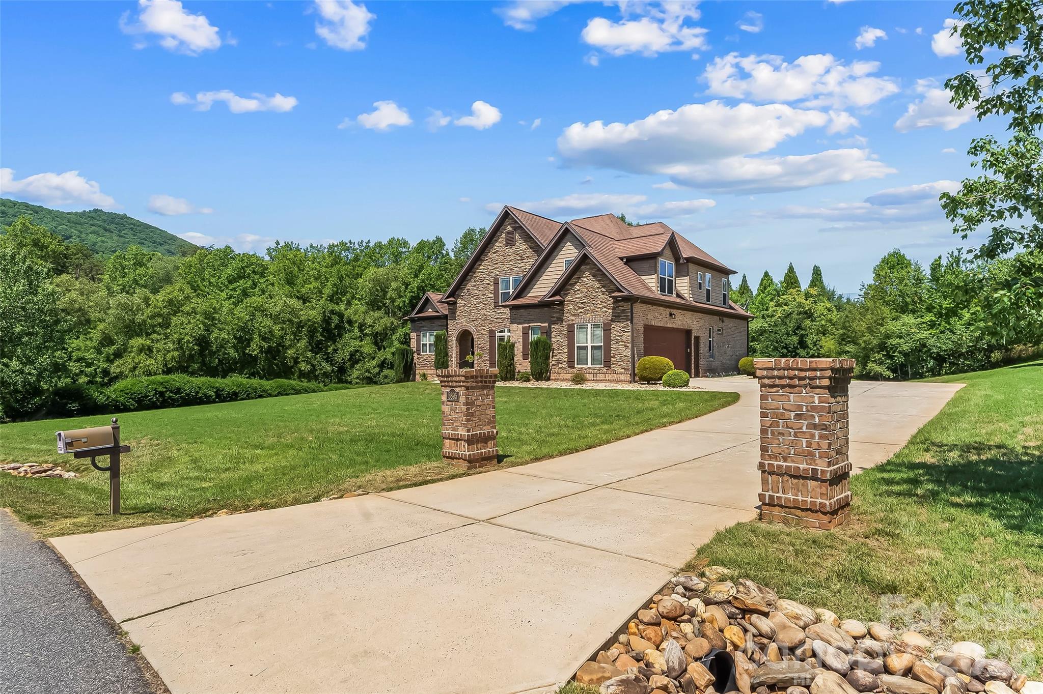 5895 Bakers Point — photo