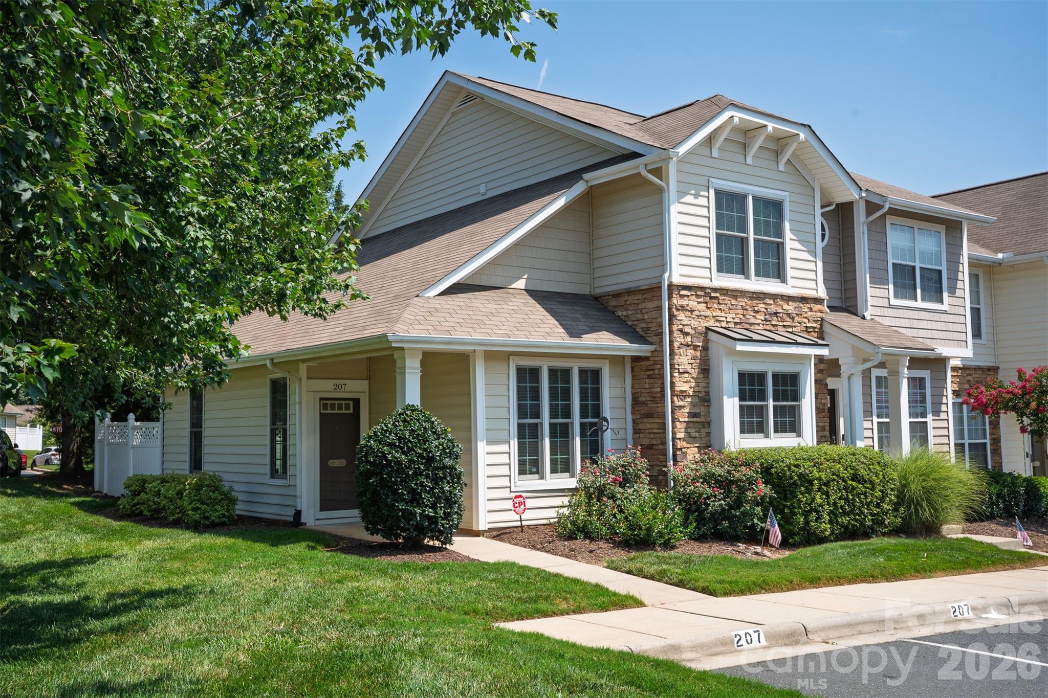 207 Dawn Mist Lane — photo