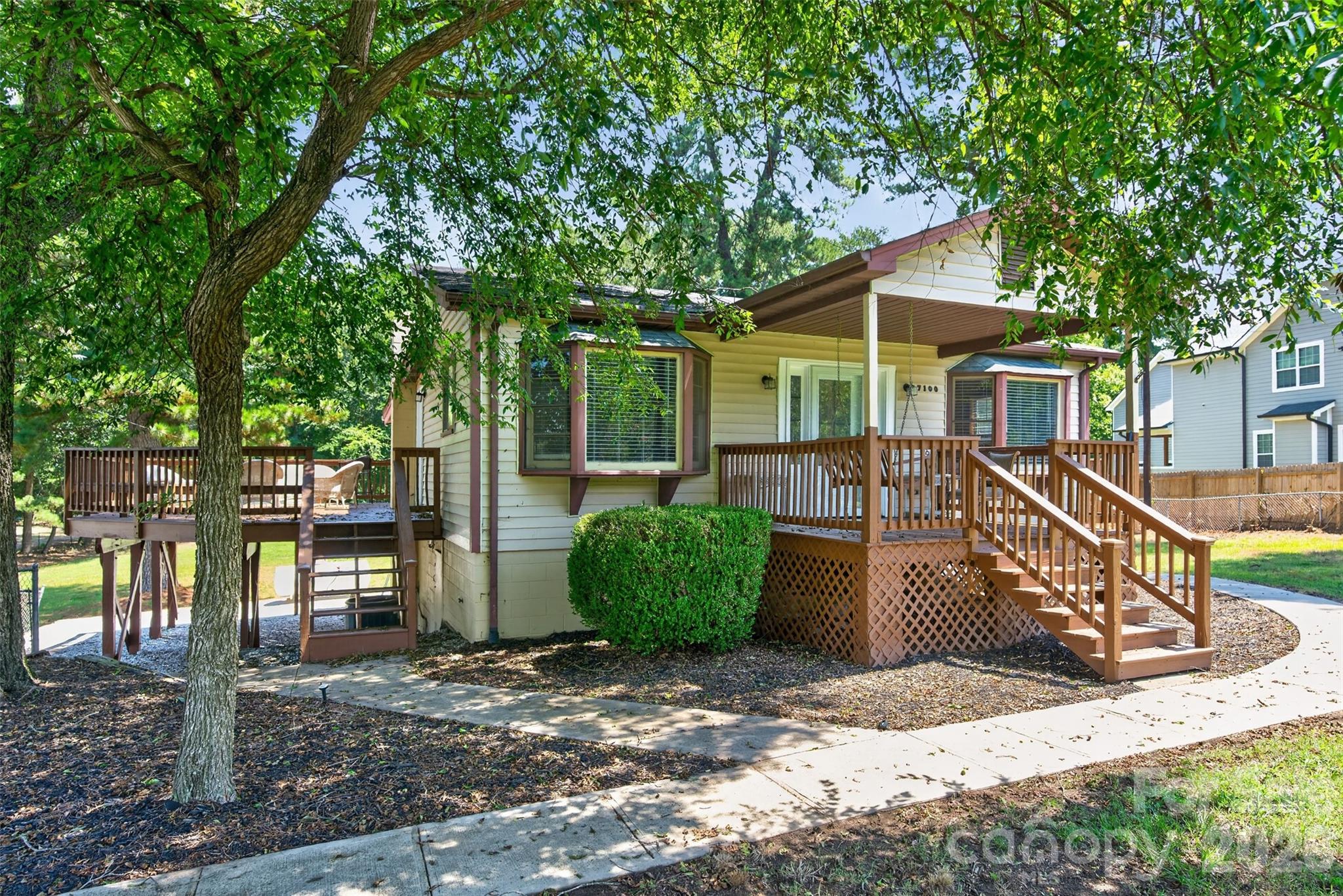 7040 Pear Tree Road — photo