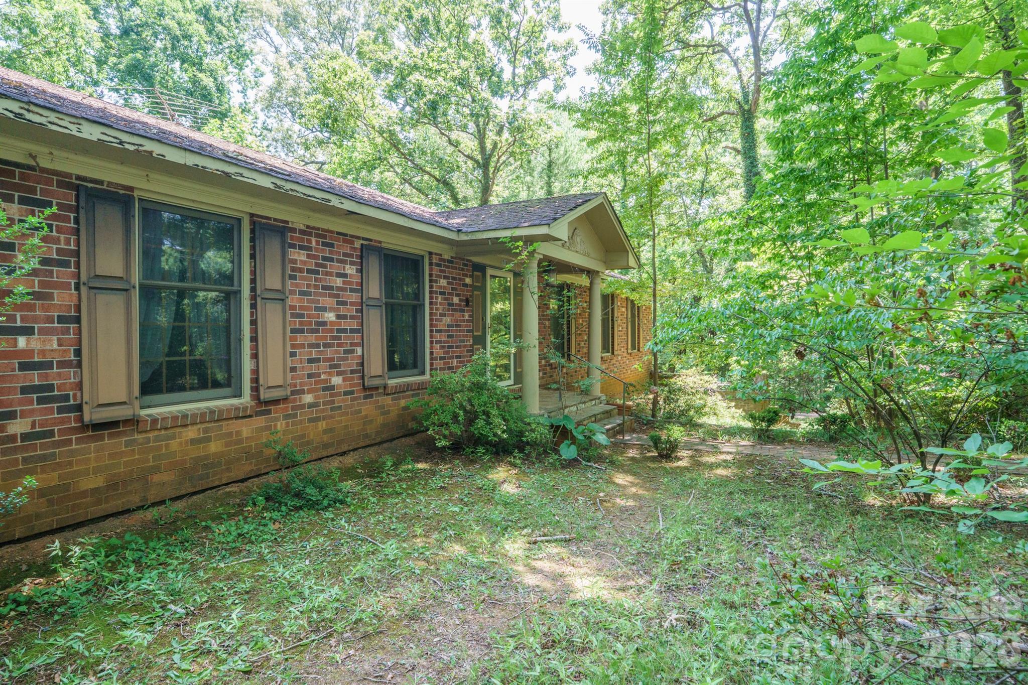 1729 Brentwood Drive — photo