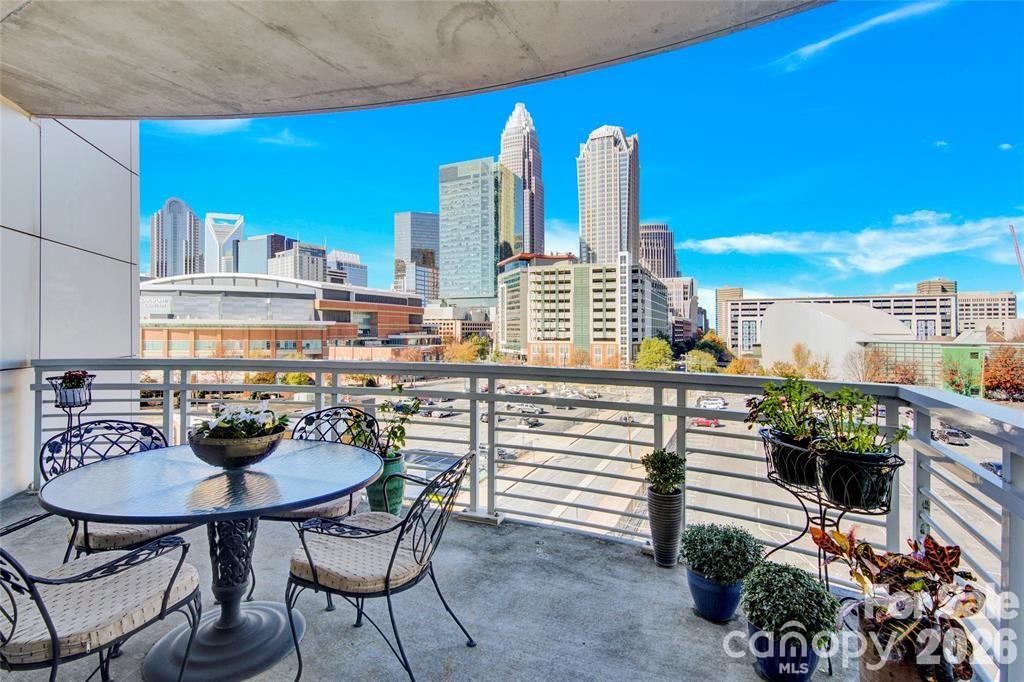 505 E 6th Street 701 — photo