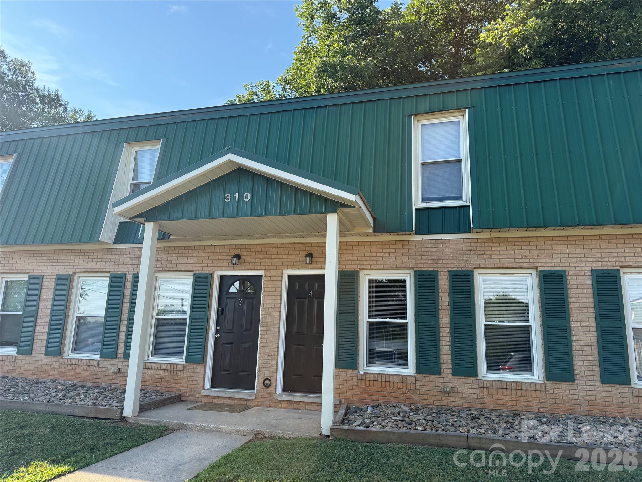 310 W Catawba Avenue 4 — photo