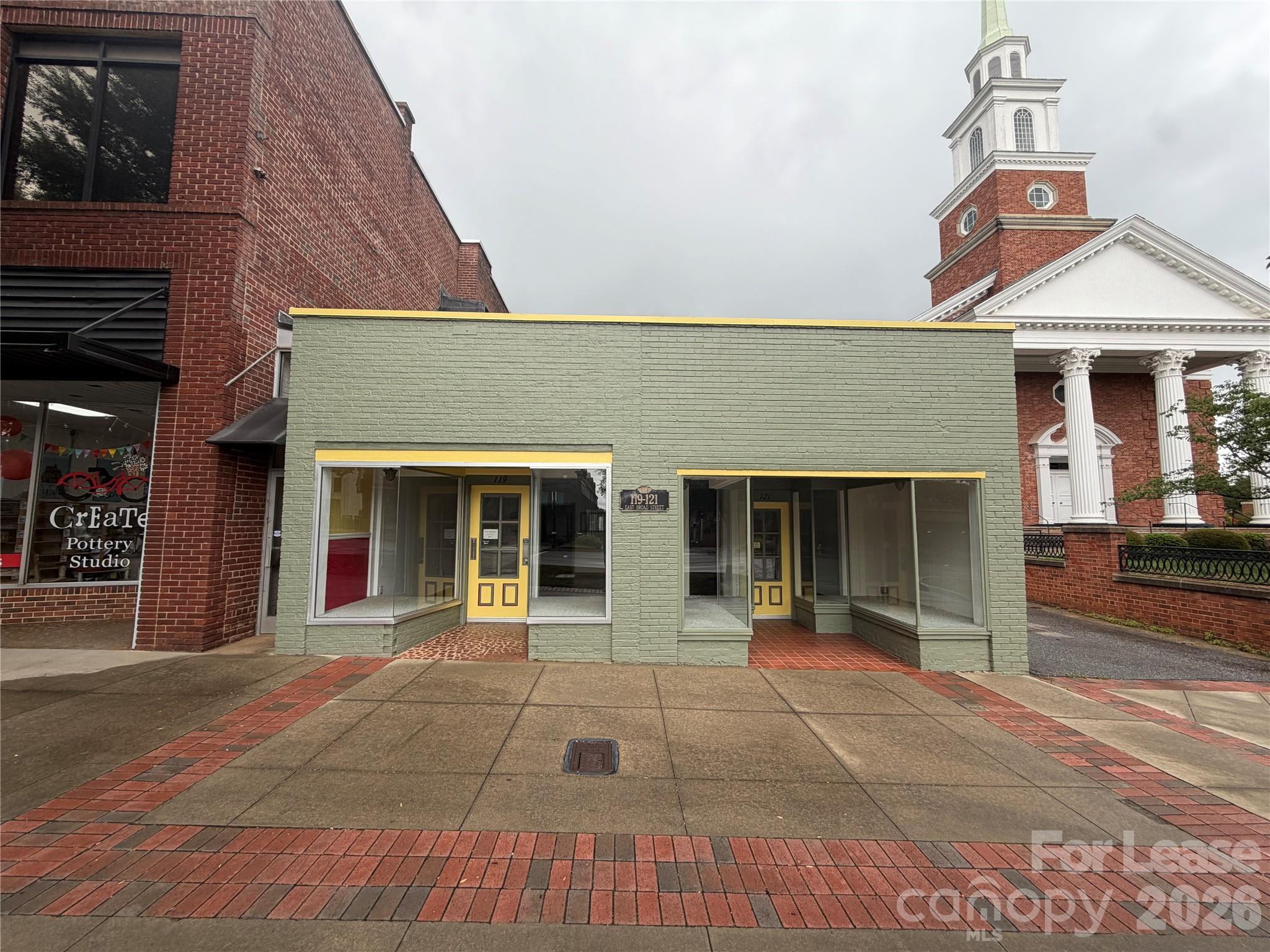 119 E Broad Street — photo