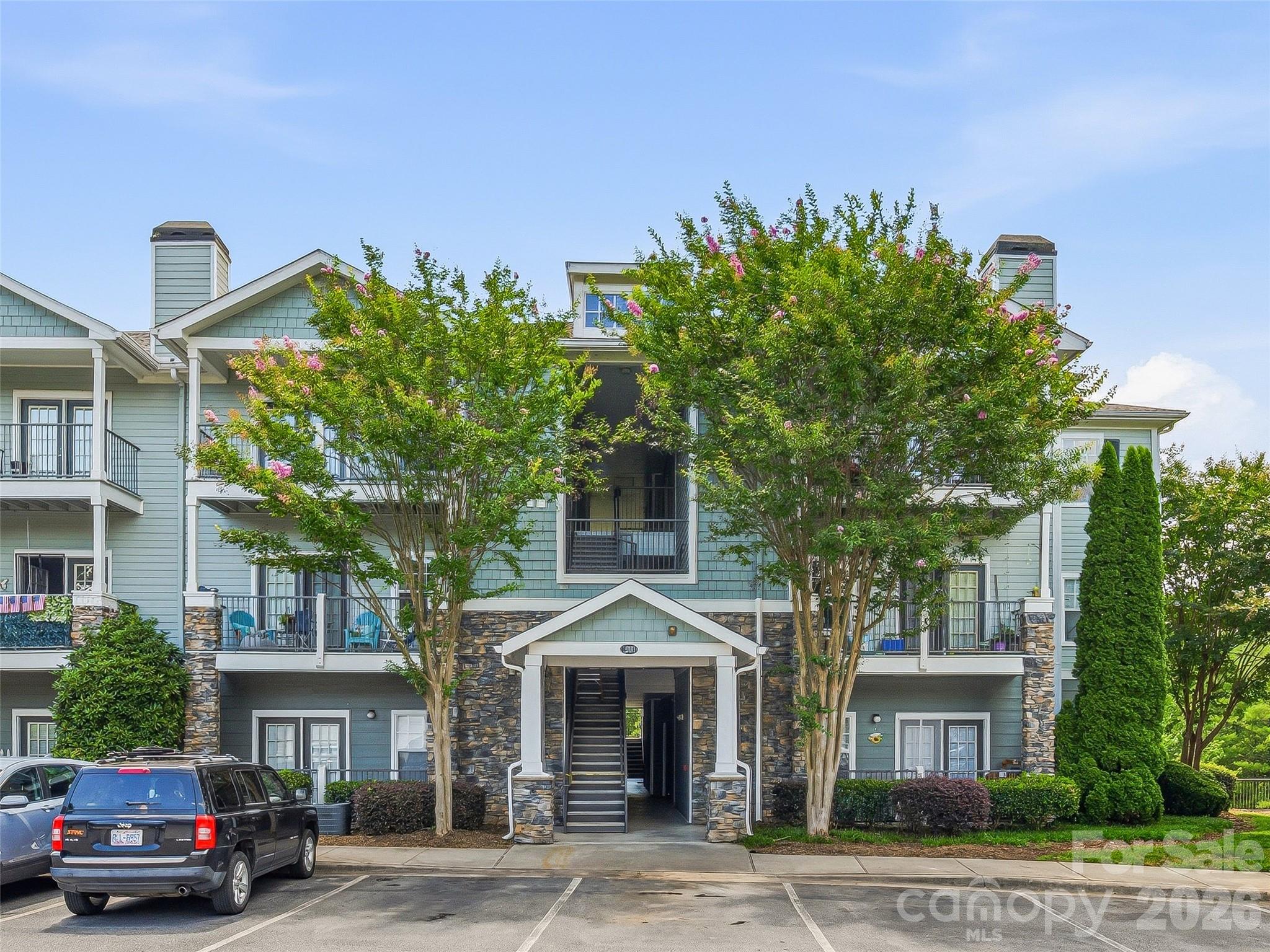 200 Vista Lake Drive 301 — photo