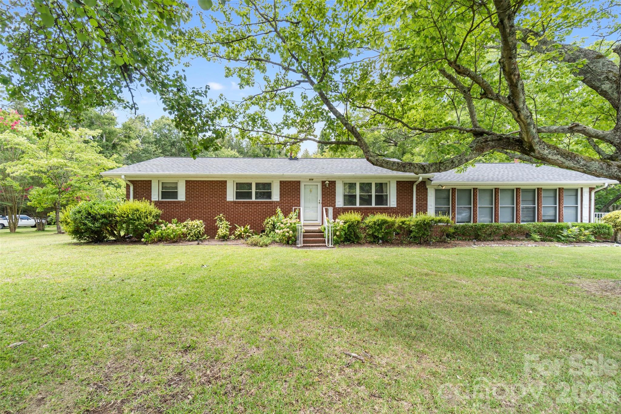 509 Lakeview Drive — photo