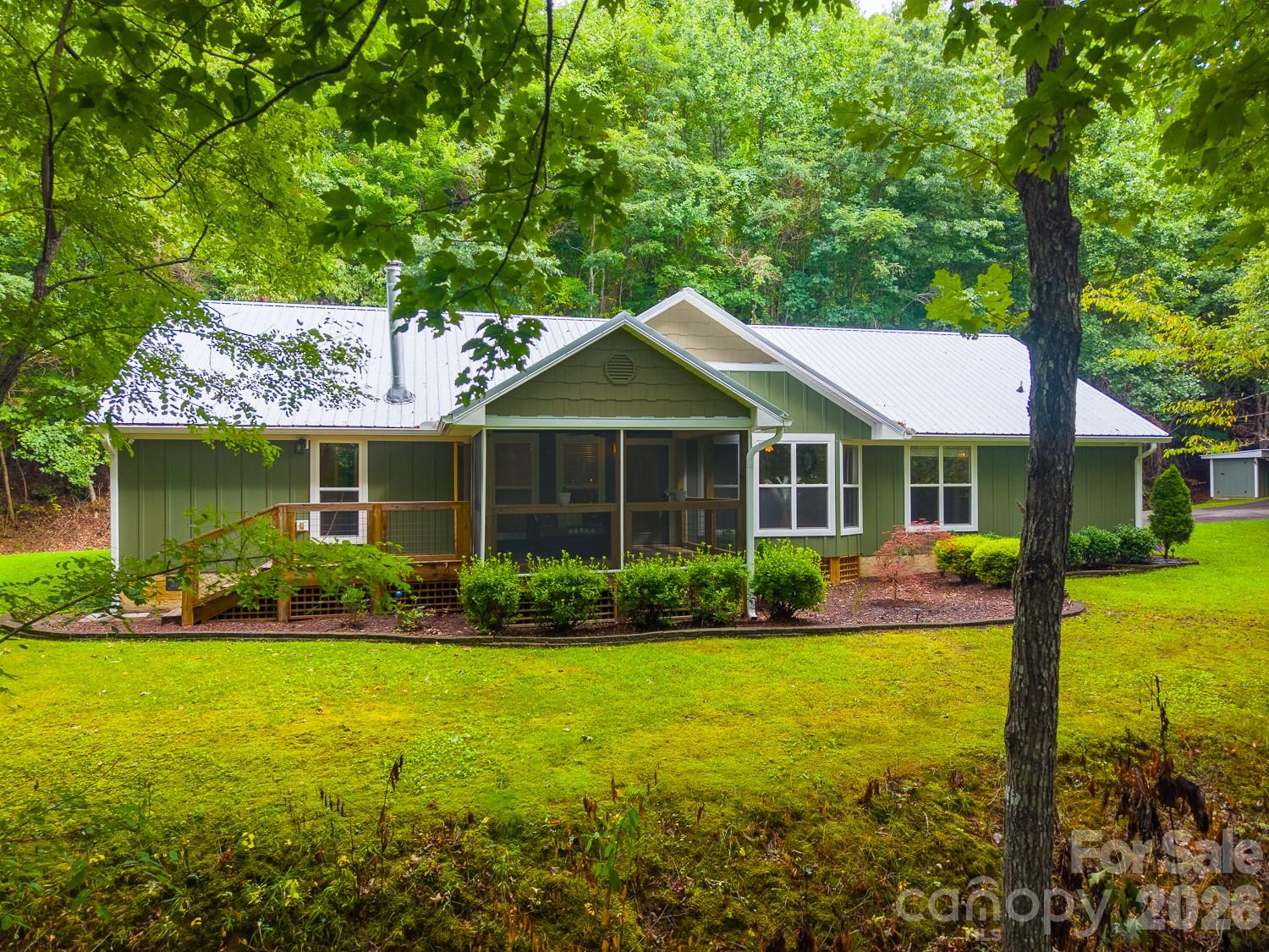 544 Stonehaven Drive — photo