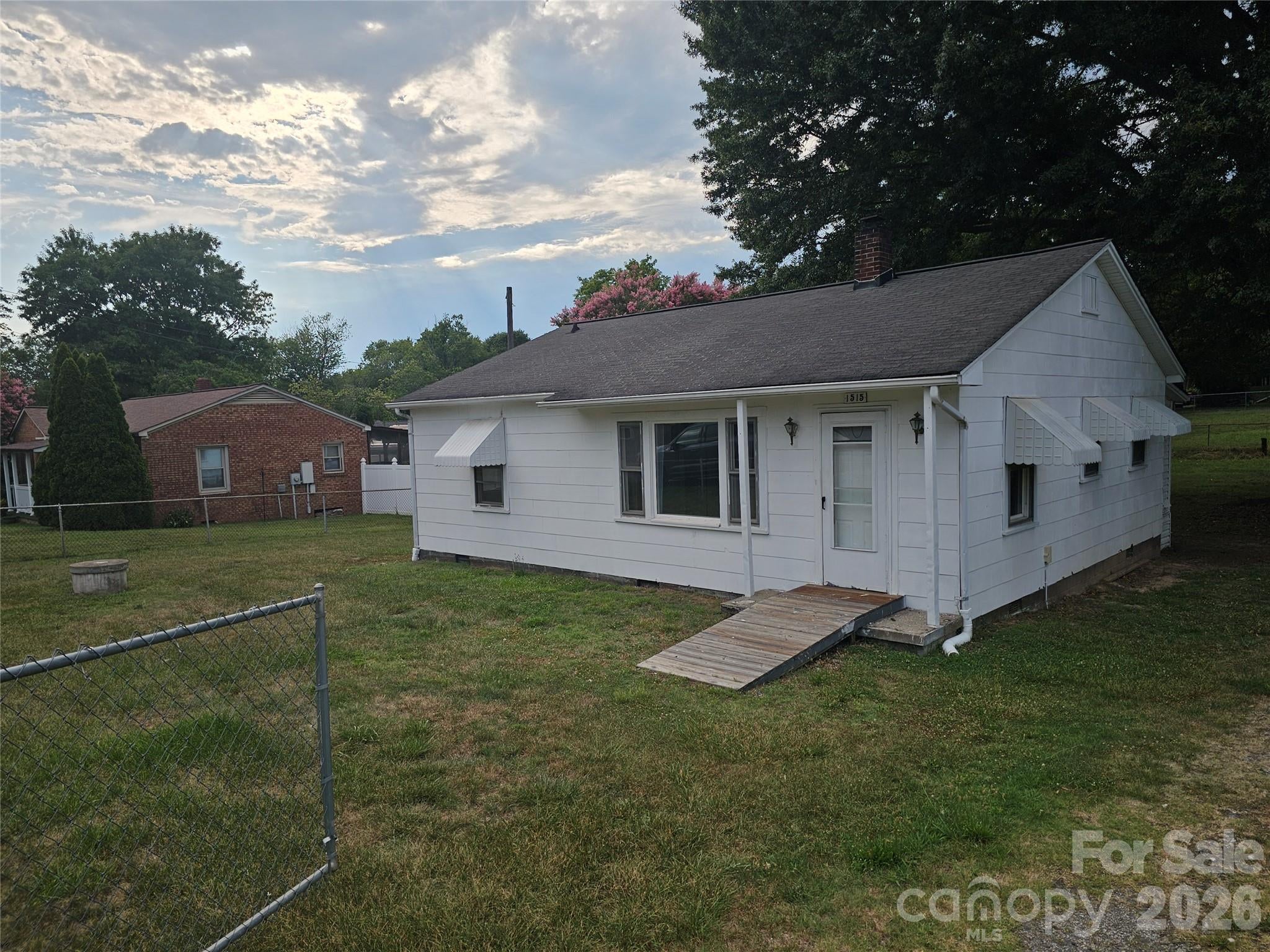 1515 16th Avenue NE — photo