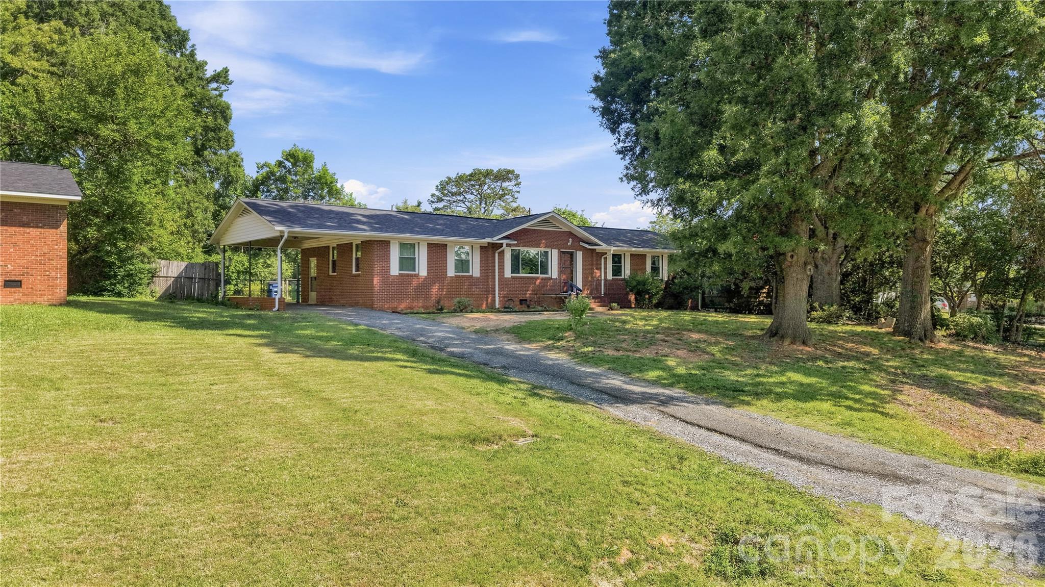323 Meadowbrook Drive — photo