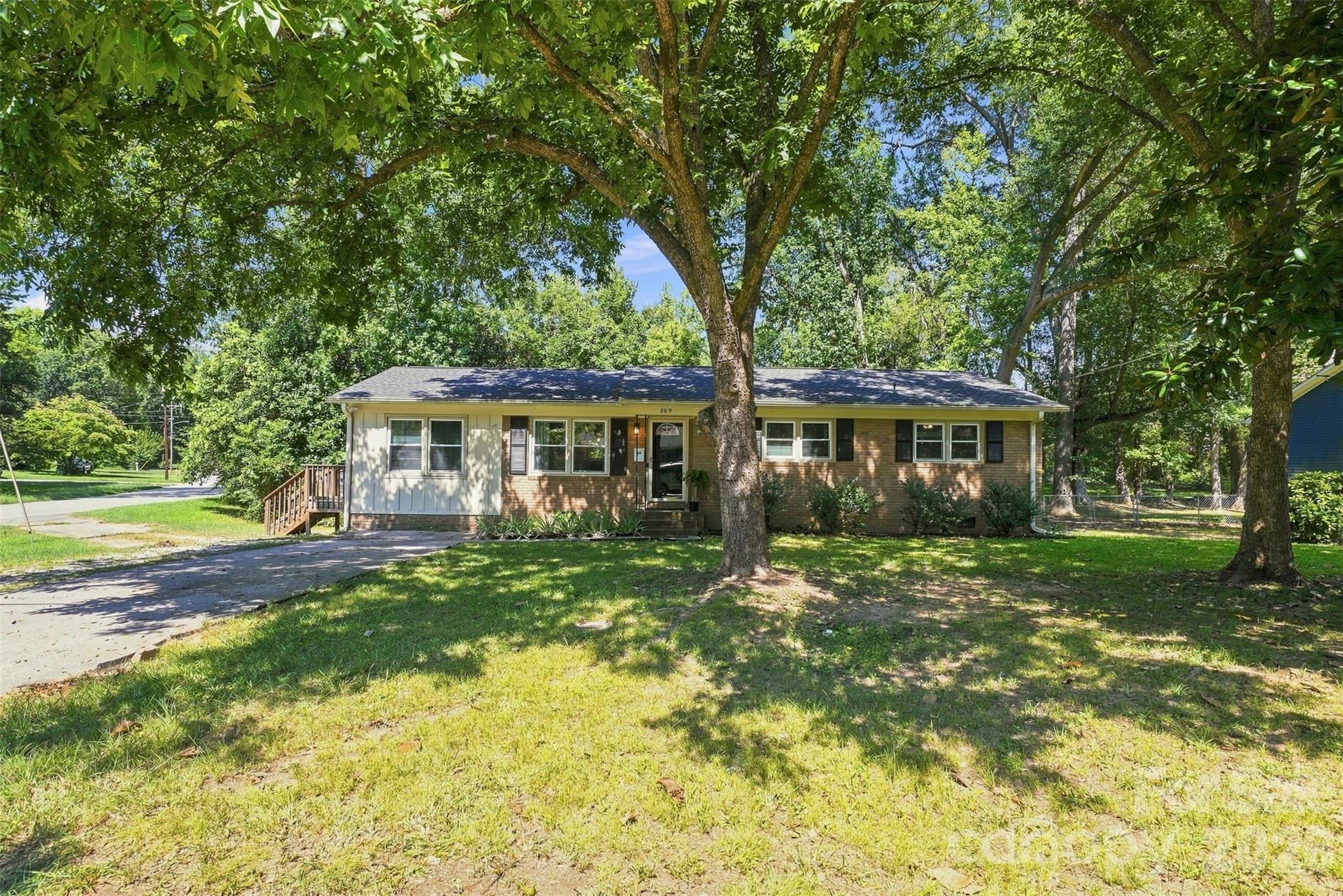 209 Azalea Road — photo