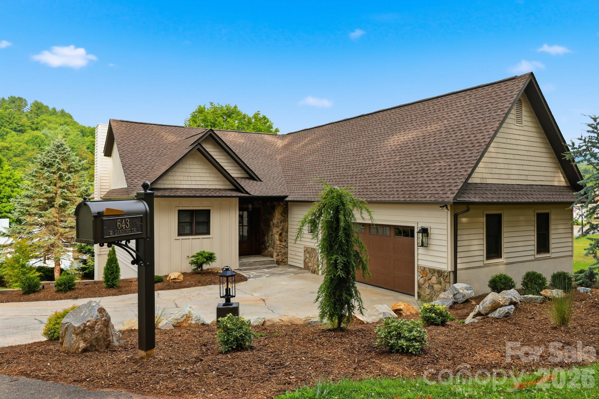 643 W Landing Drive — photo