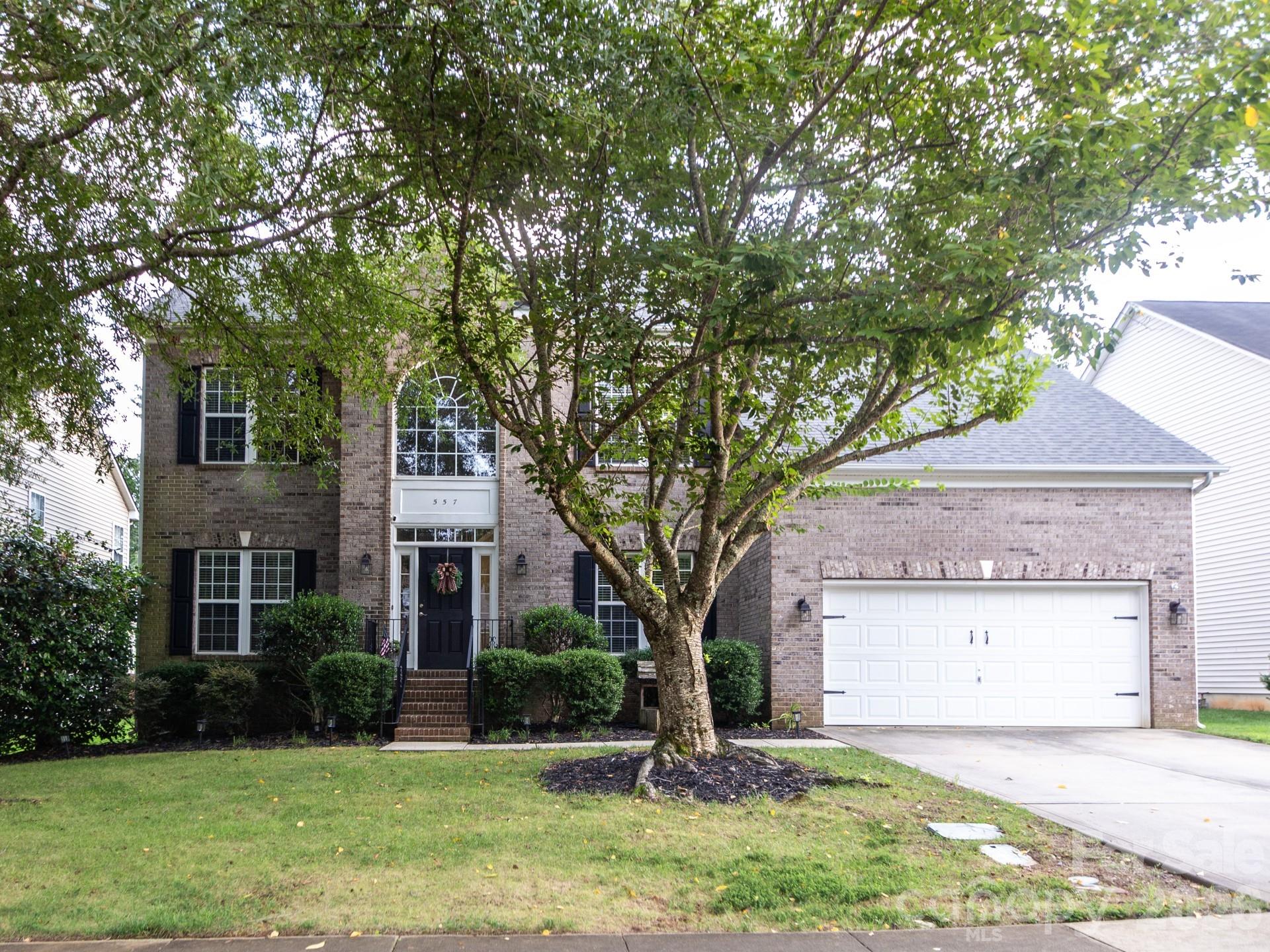 557 Fair Oaks Drive — photo