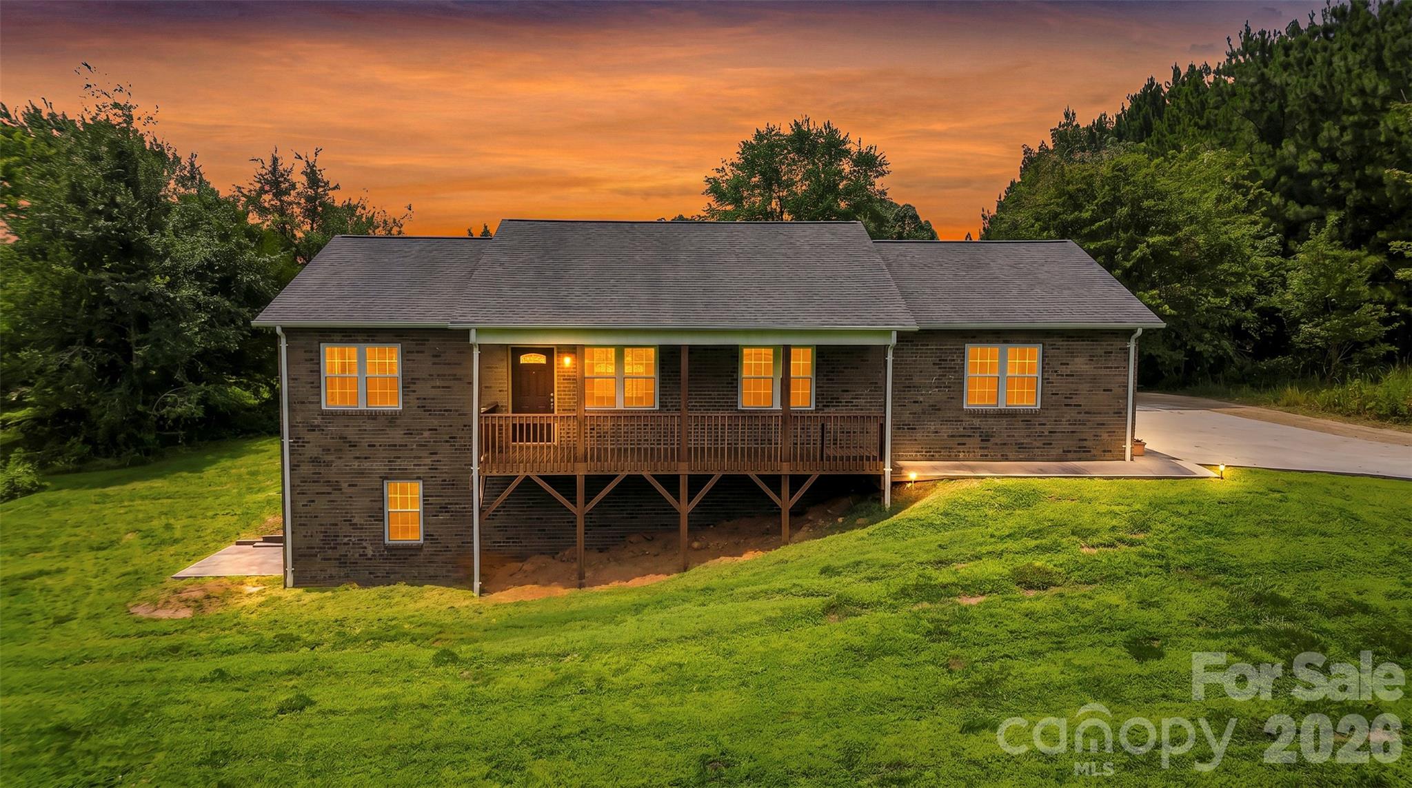 4683 Hickory Nut Ridge Road — photo