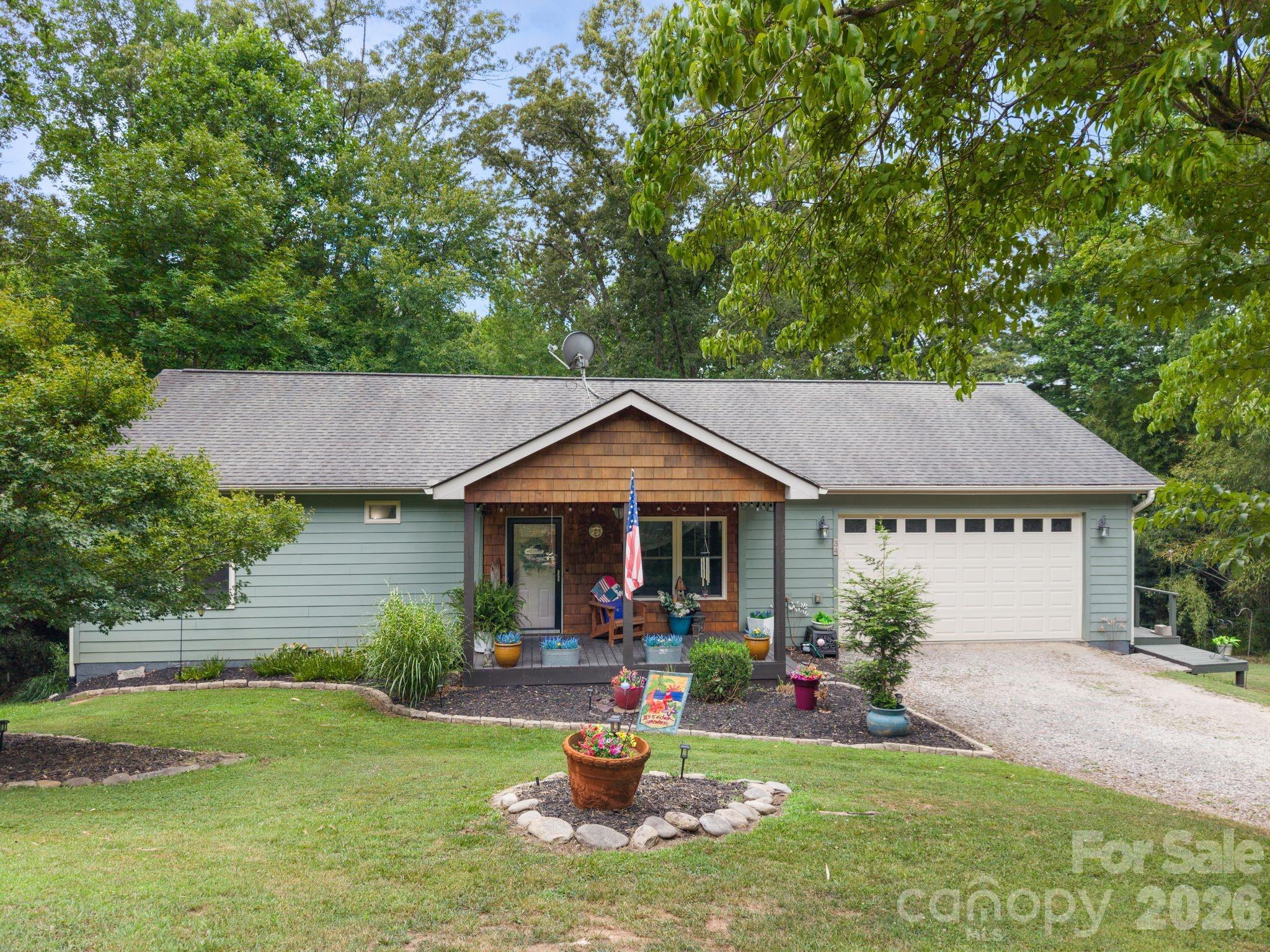 34 Grandview Court — photo