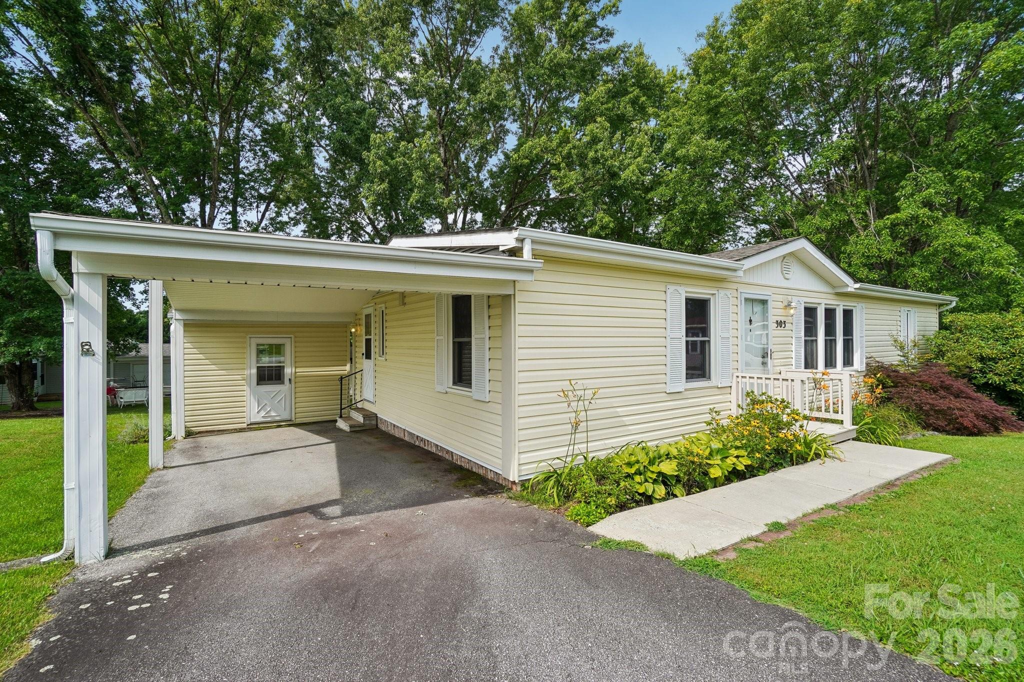 303 Meadowbrook Court — photo
