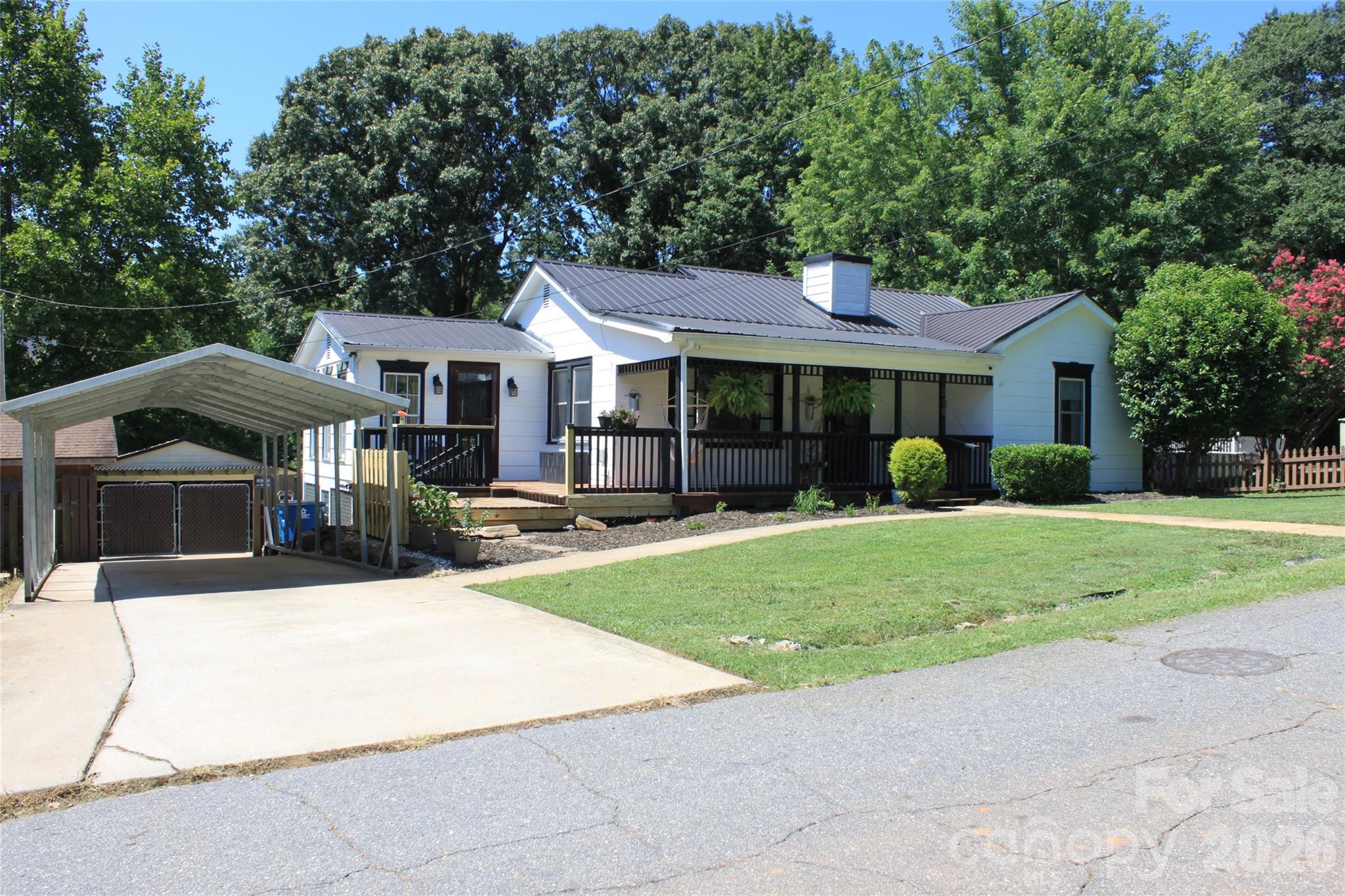 206 Bentwood Drive — photo