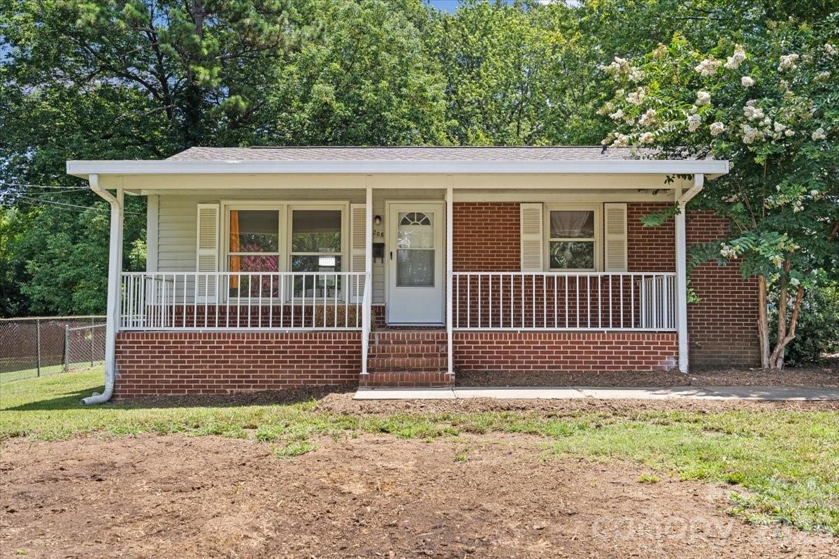 208 Tomberlin Road — photo