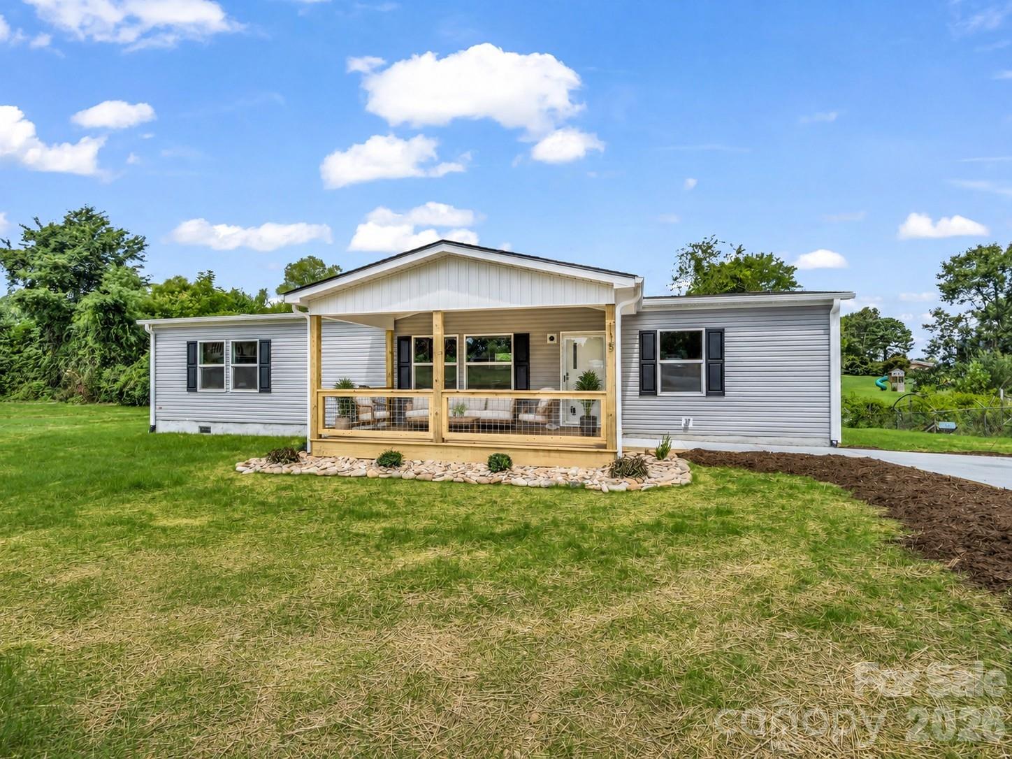 115 Maplewood Knoll Drive — photo