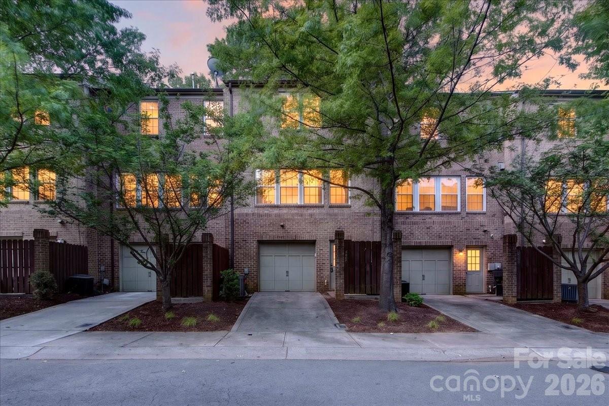 268 W Bland Street — photo
