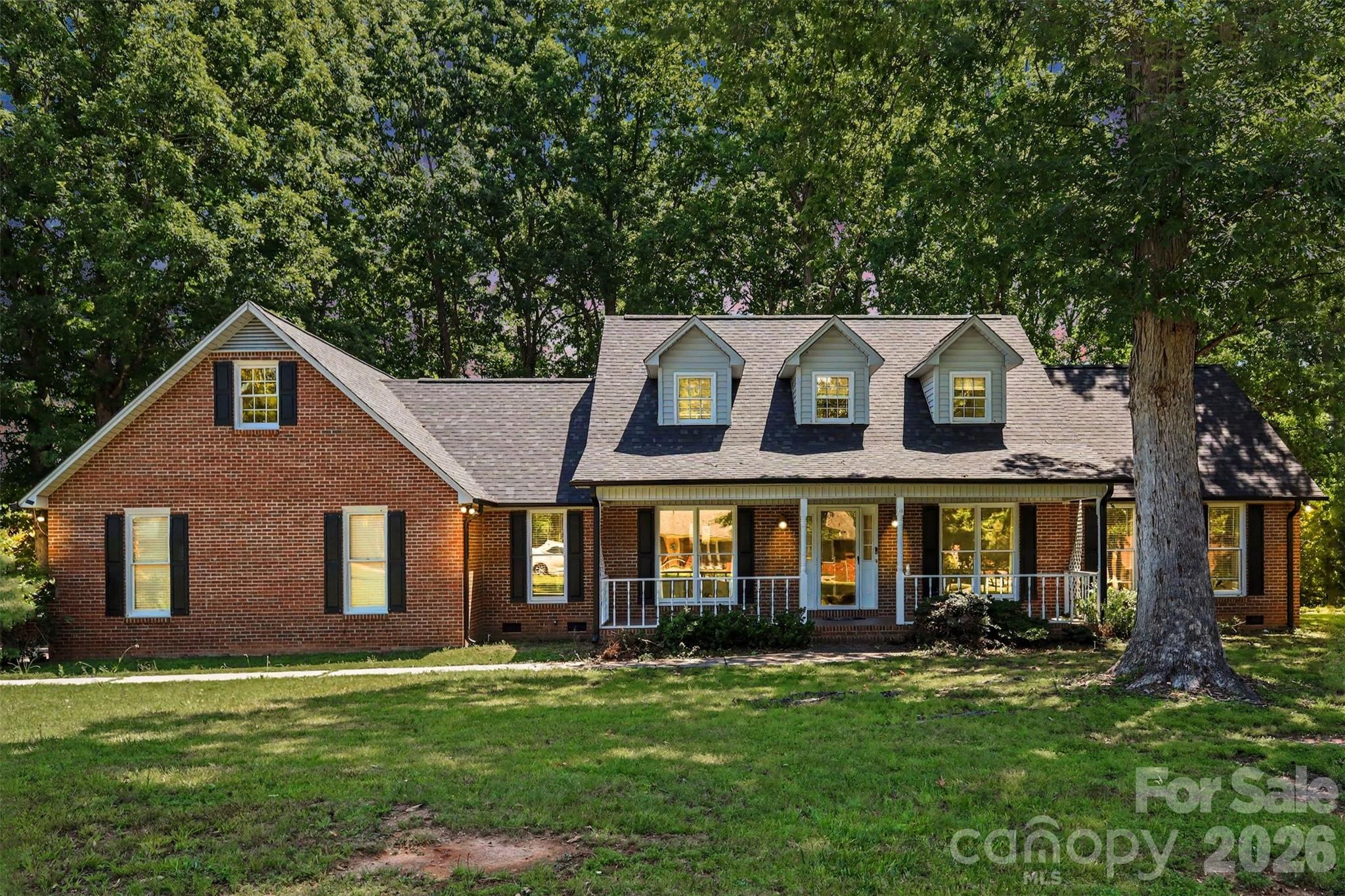 121 Country Creek Drive — photo