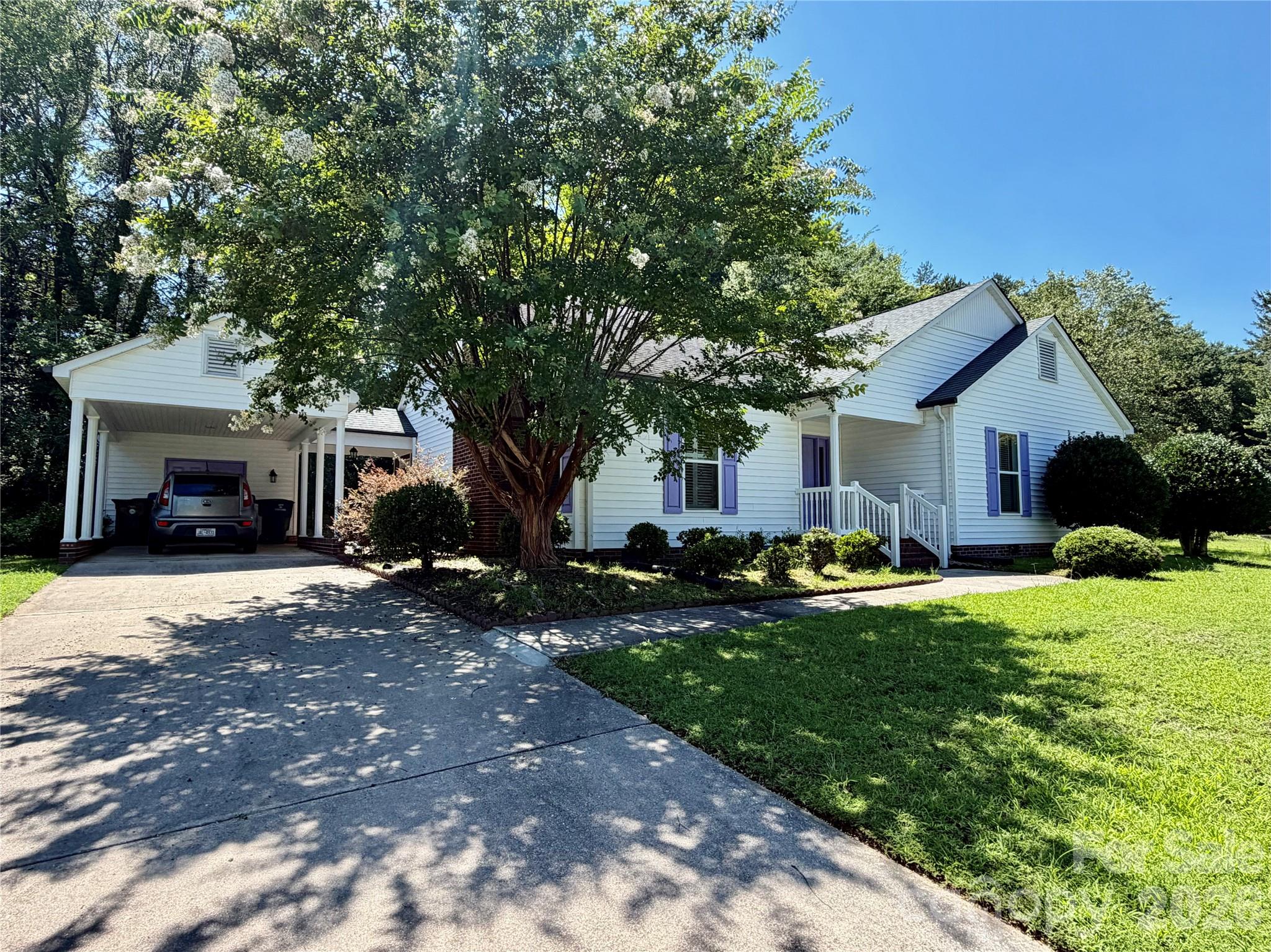 477 Birchwood Trail NE — photo