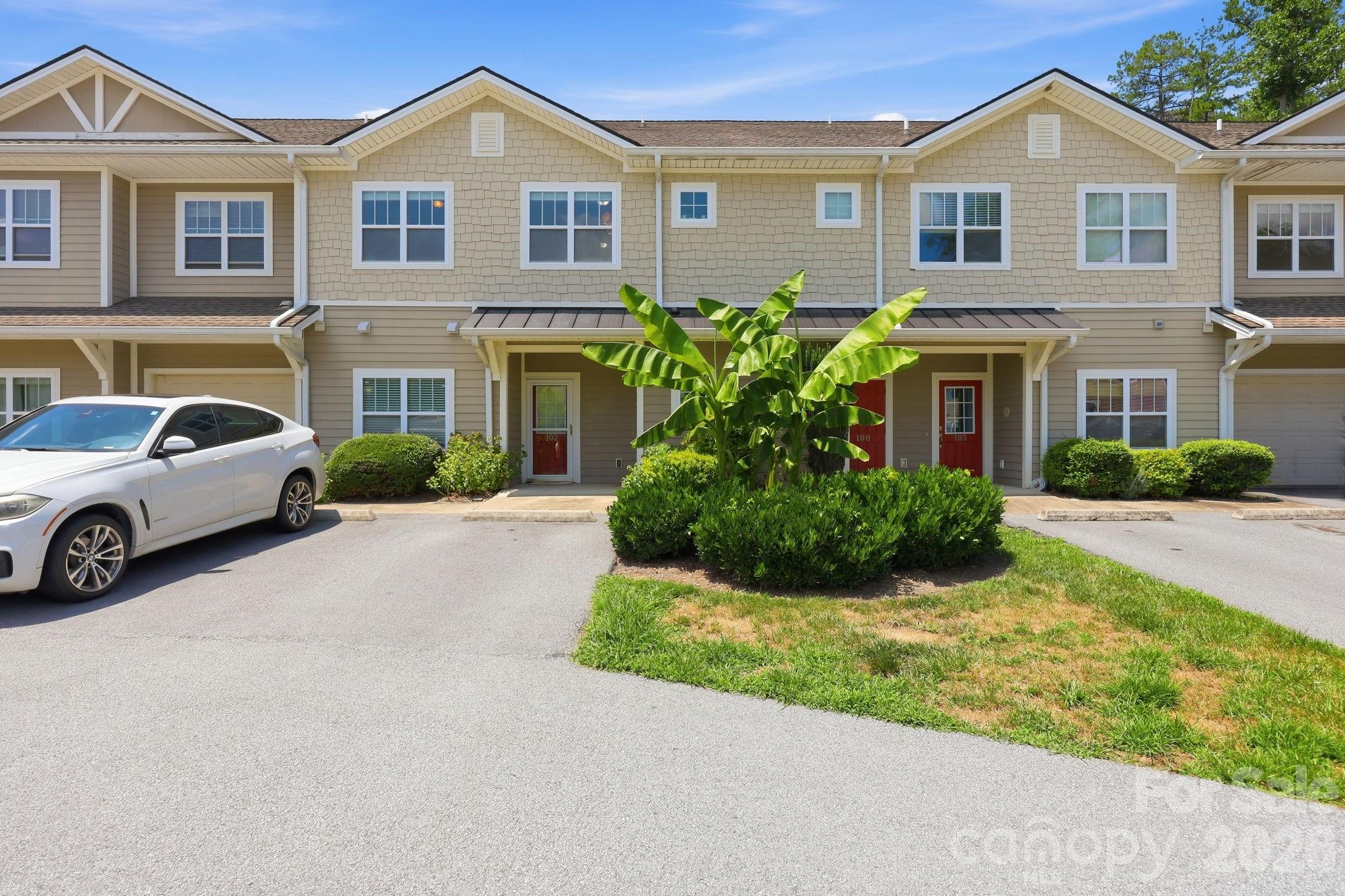 123 Foxden Drive 202 — photo