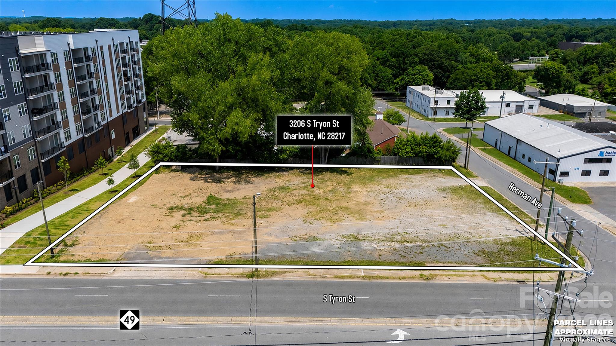 3206 S Tryon Street — photo