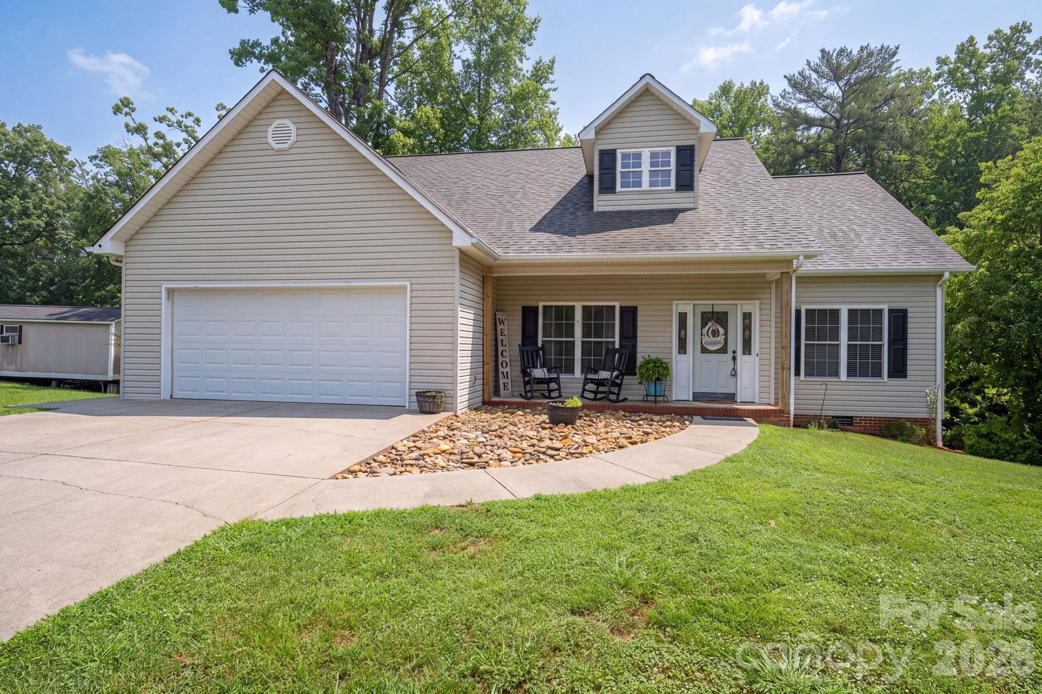 142 Azalea Drive — photo
