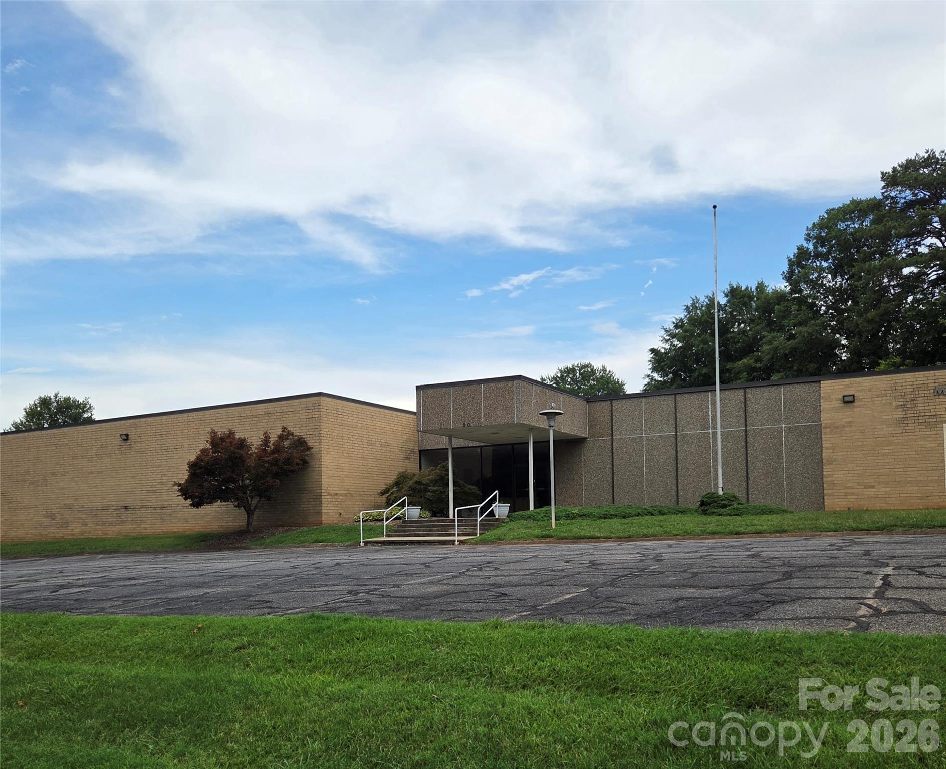 30 Catawba Valley Boulevard SE — photo