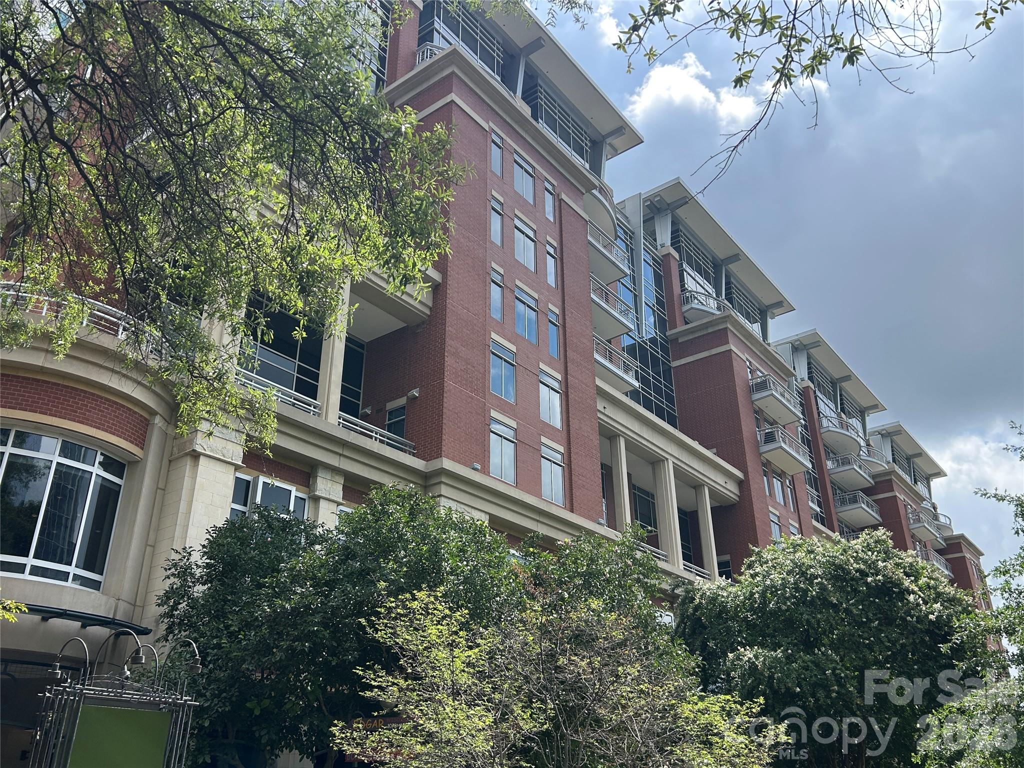 435 S Tryon Street 708 — photo