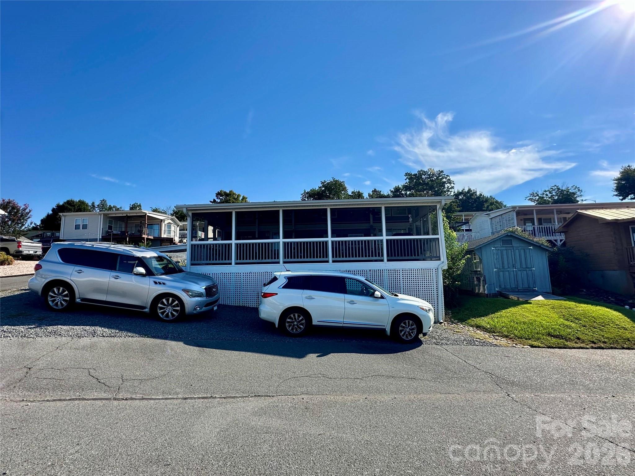 195 Grand View Drive — photo