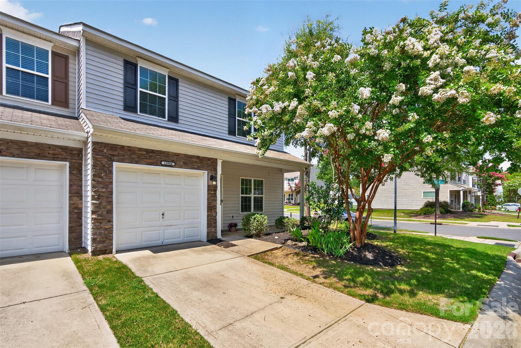 13904 Singleleaf Lane — photo