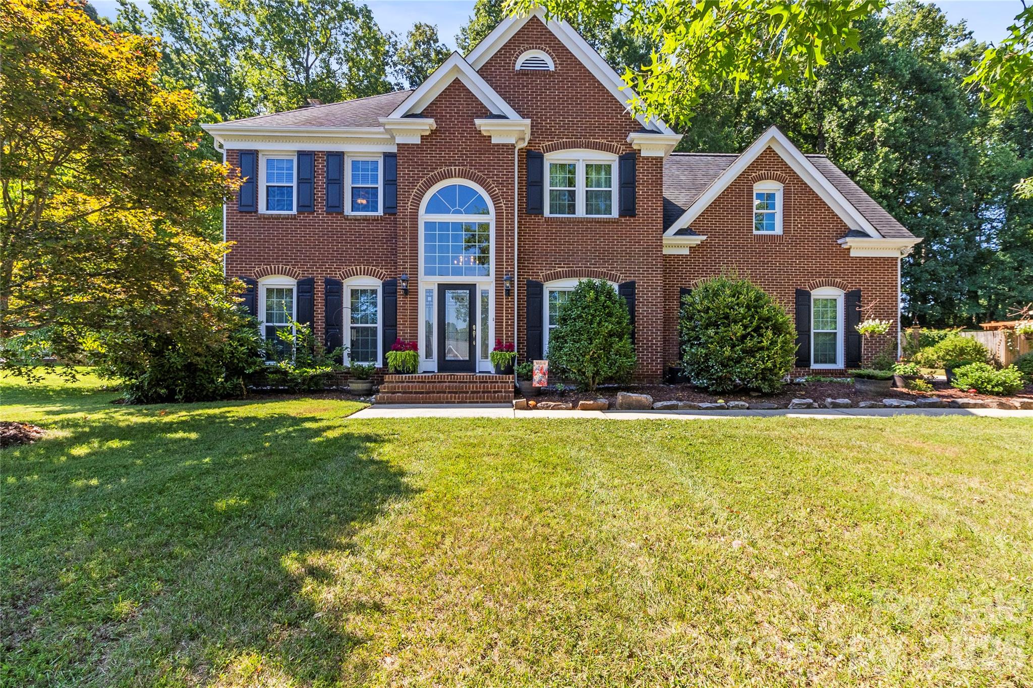 635 Highland Ridge Road — photo