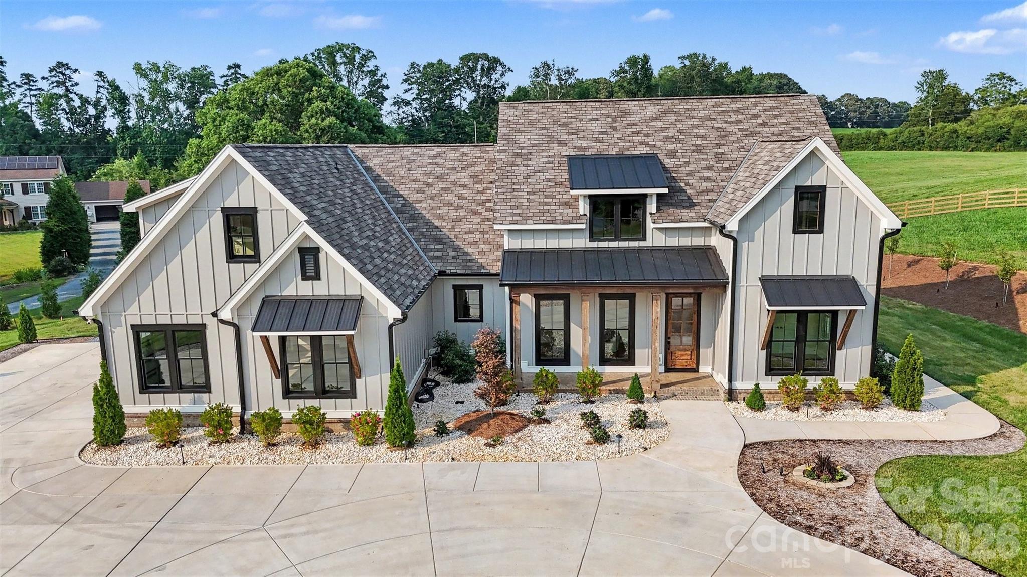 1012 Marthas Meadow Lane — photo