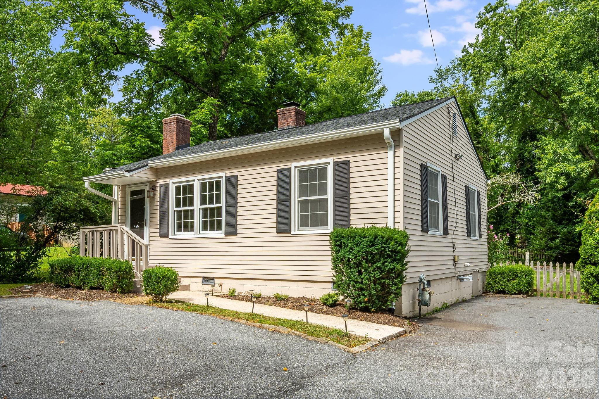 839 Kanuga Road — photo