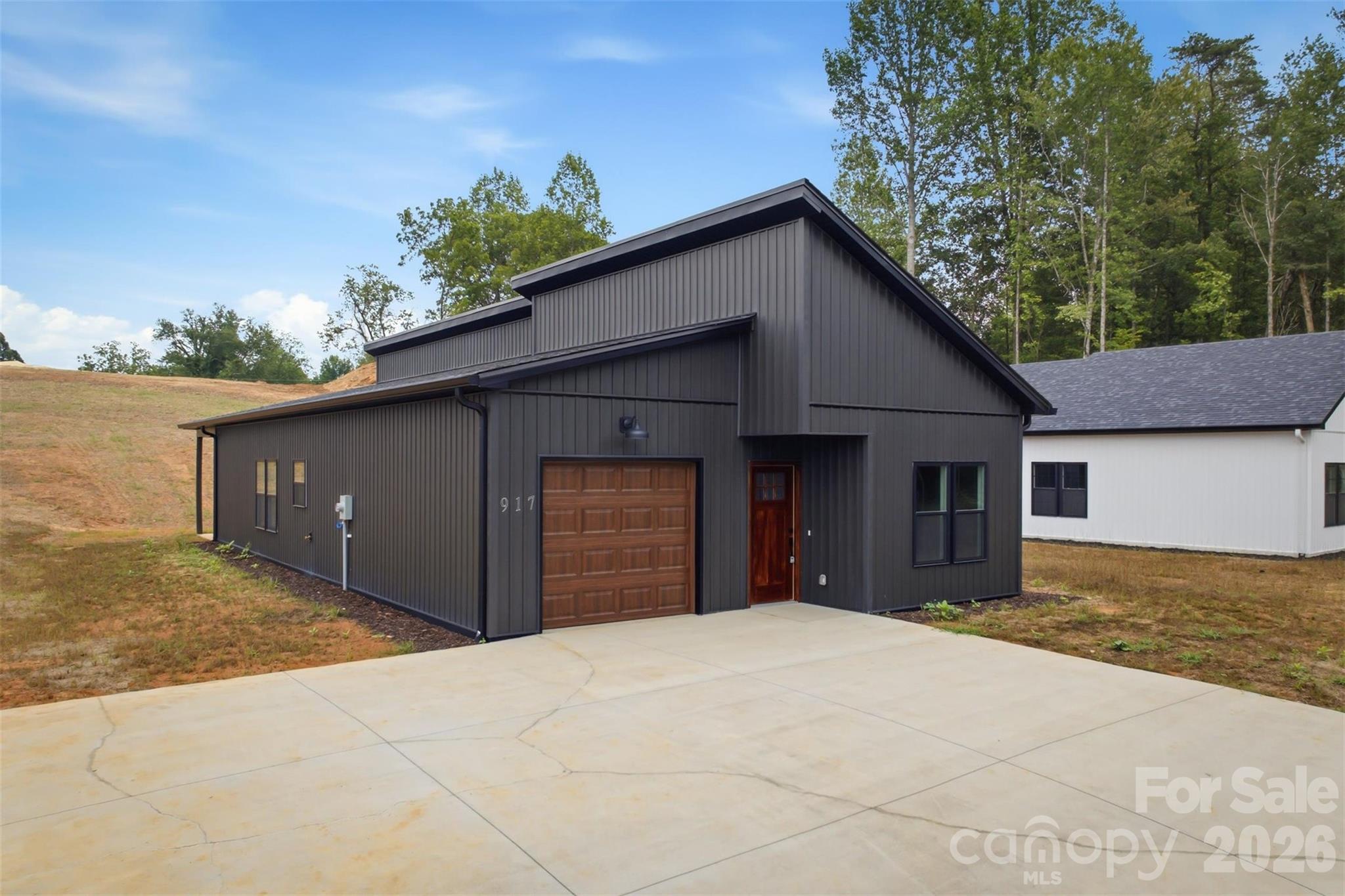 917 Overlook Drive SW — photo