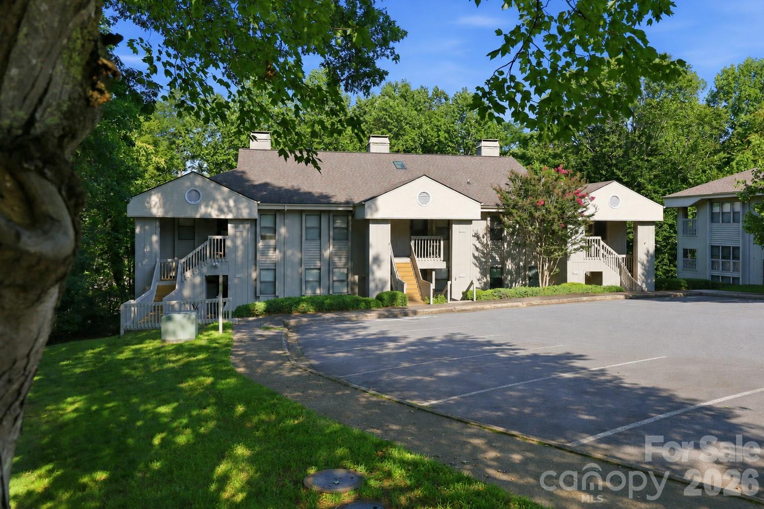 1503 Abbey Circle — photo