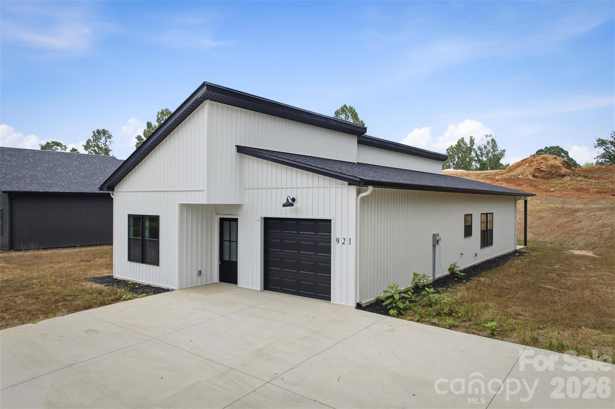 921 Overlook Drive SW — photo