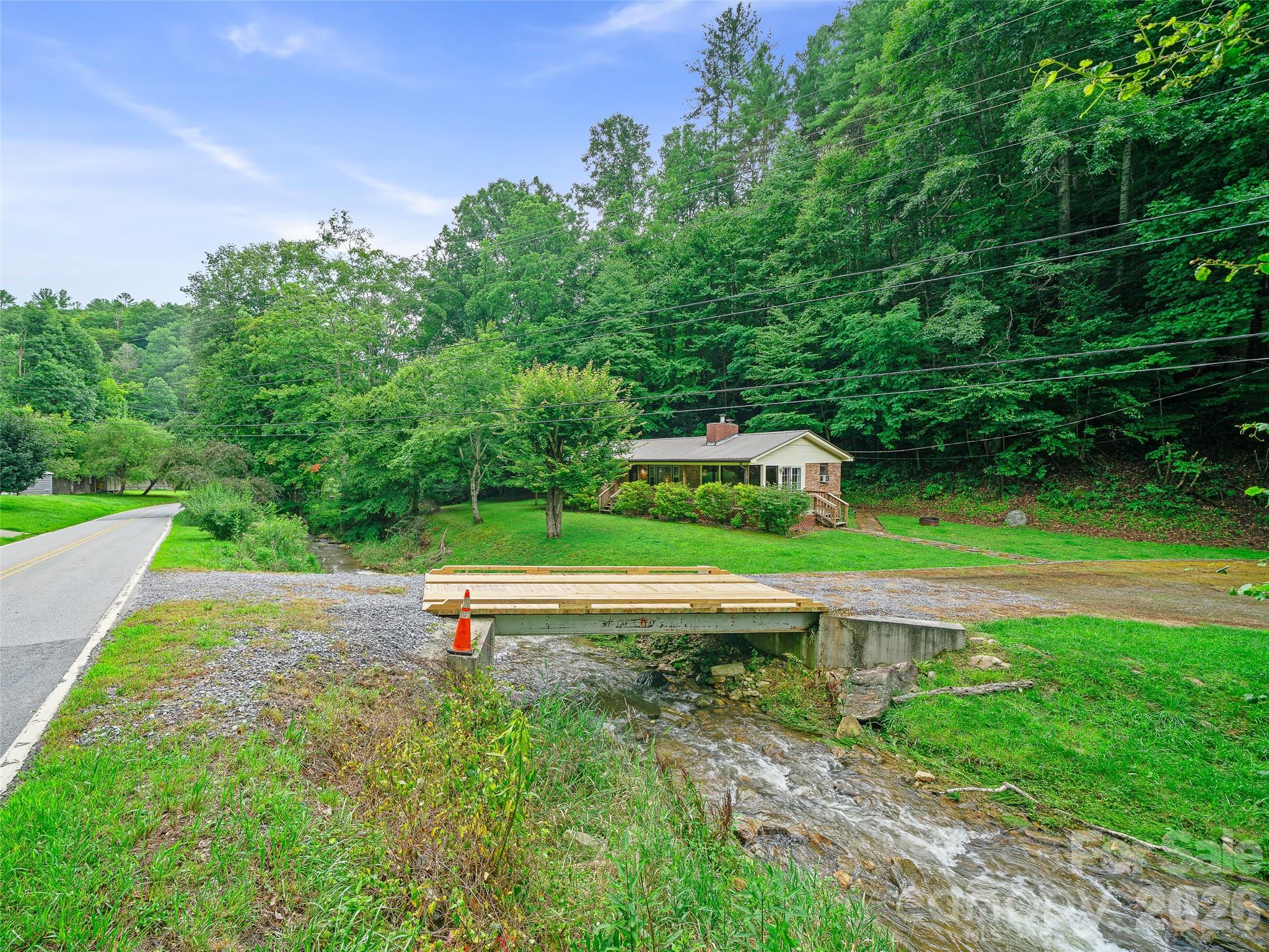 915 Little Creek Road — photo