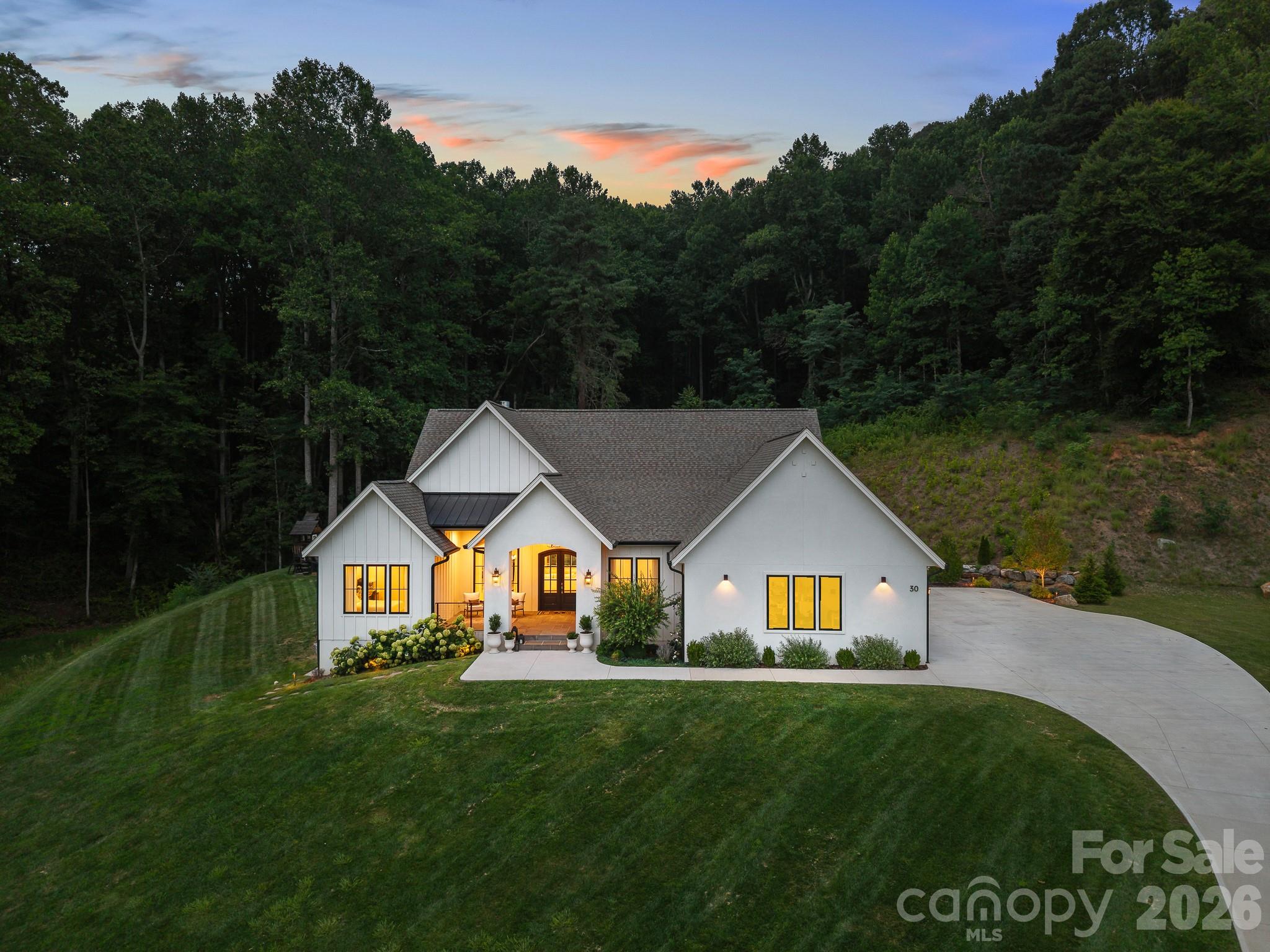 30 Bridgeway Drive — photo