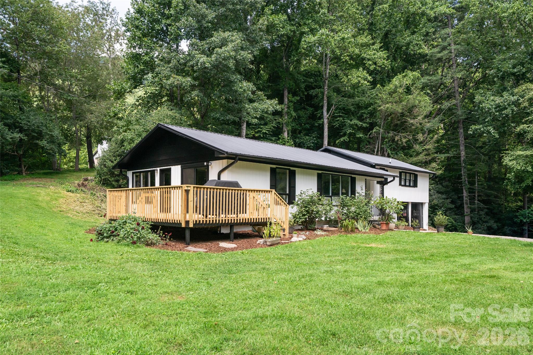 360 Pinners Cove Road — photo