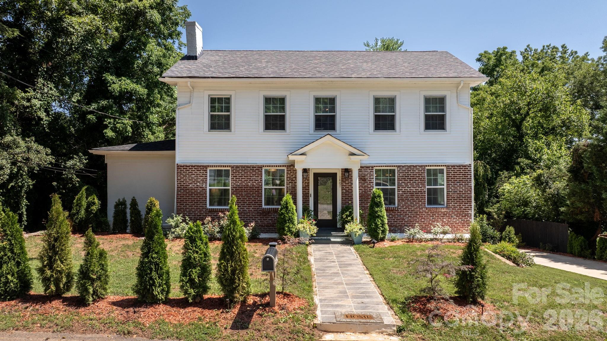 1407 Mimosa Lane NW — photo