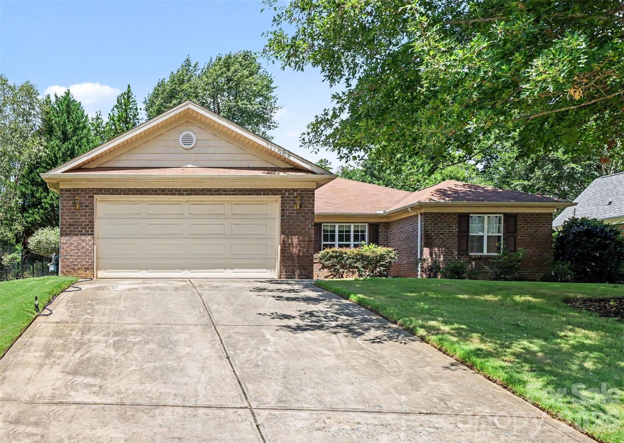 207 Edenshire Court — photo