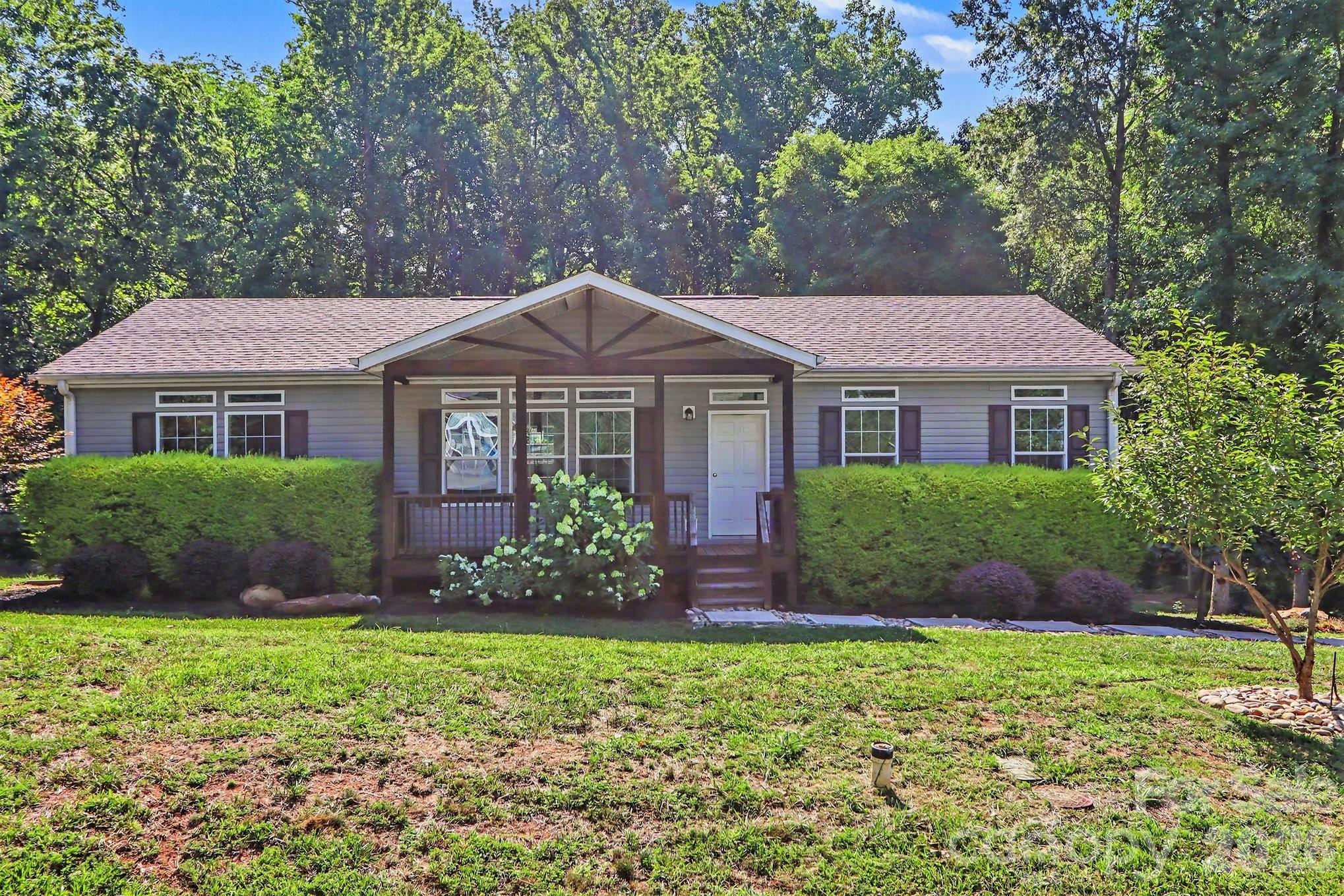 806 New Castle Court — photo