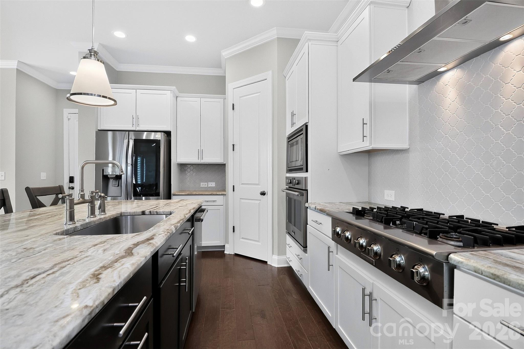 8910 Matthews Farm Lane — photo