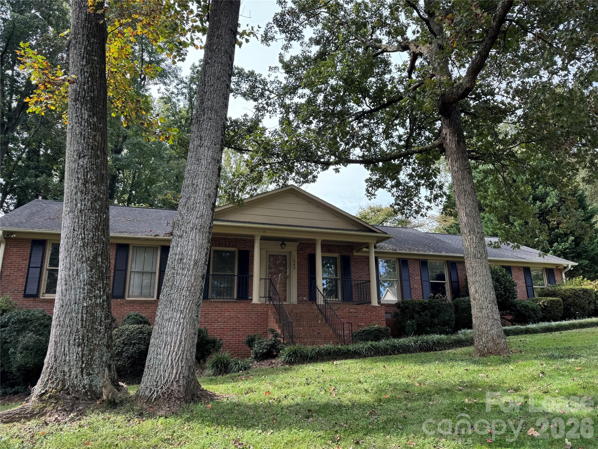 7942 Lake Vista Drive — photo