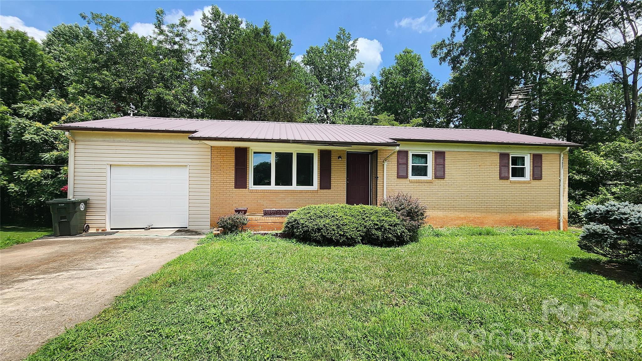 1026 Quail Hill Avenue — photo