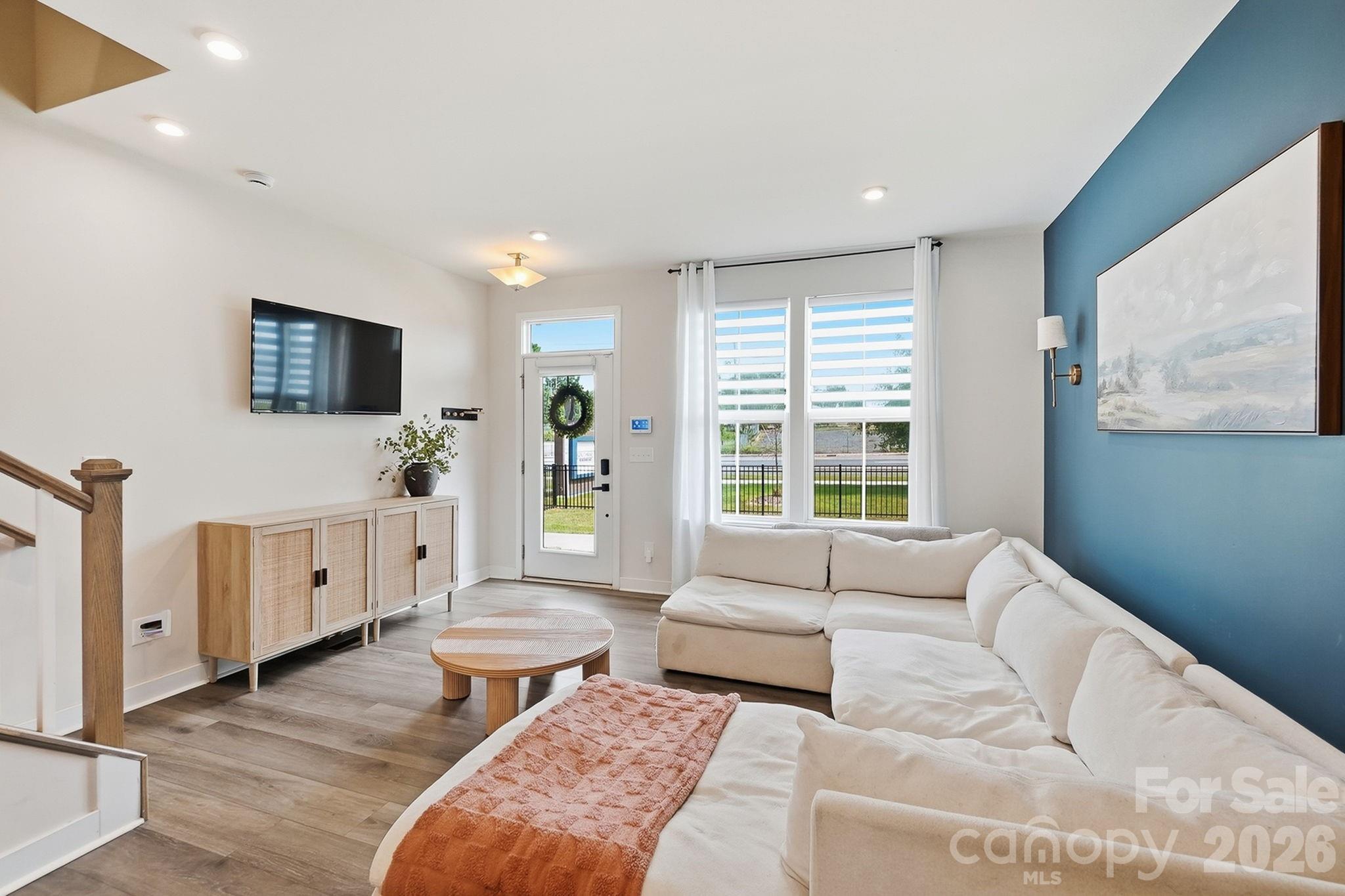 1063 Simcoe Lane — photo