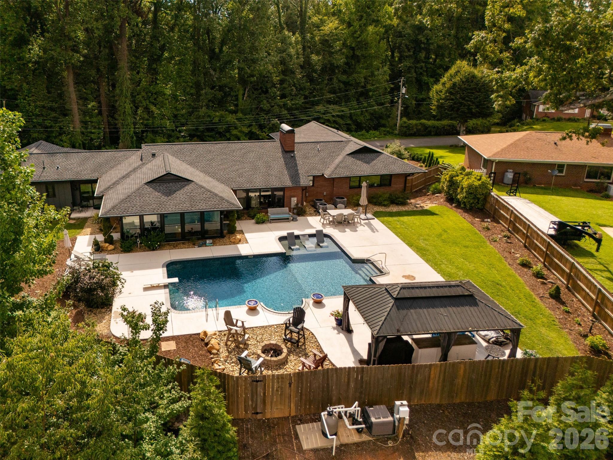 167 Maehill Place SW — photo