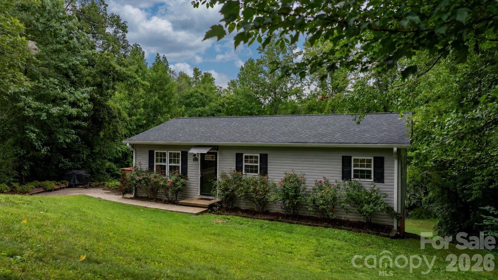 1172 Sunset Court — photo