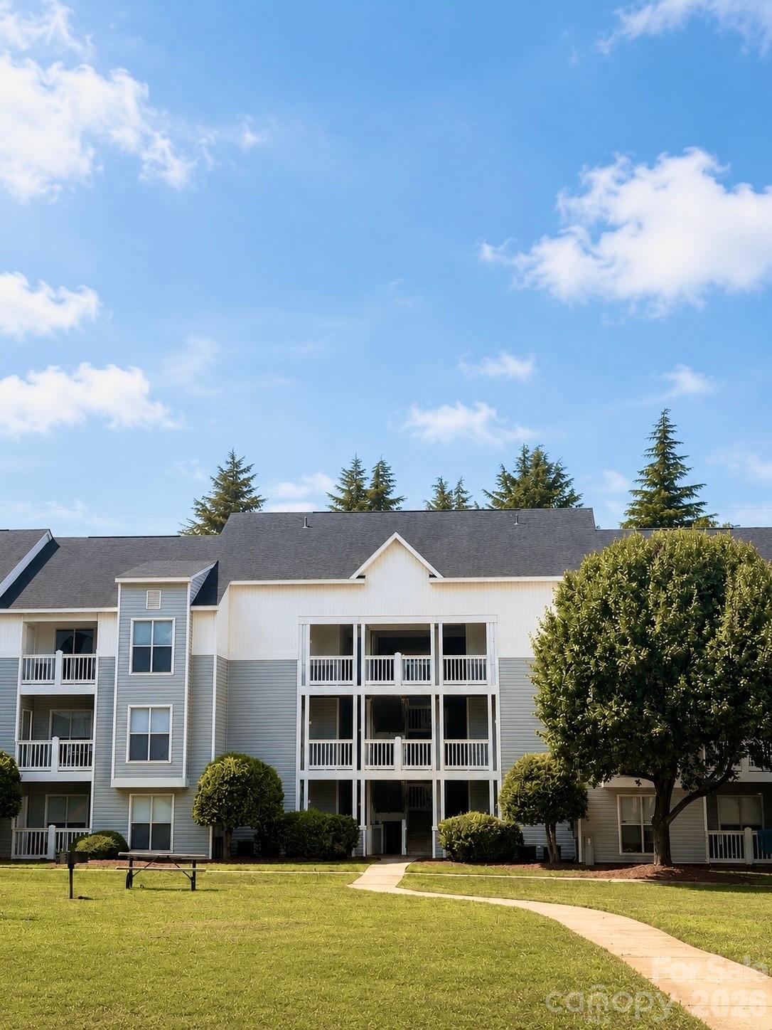 18 Hamiltons Bay Court 436 — photo